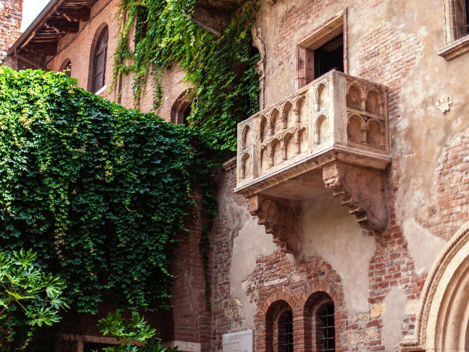 In vista, lavori urgenti e chiusure della famosa meta turistica