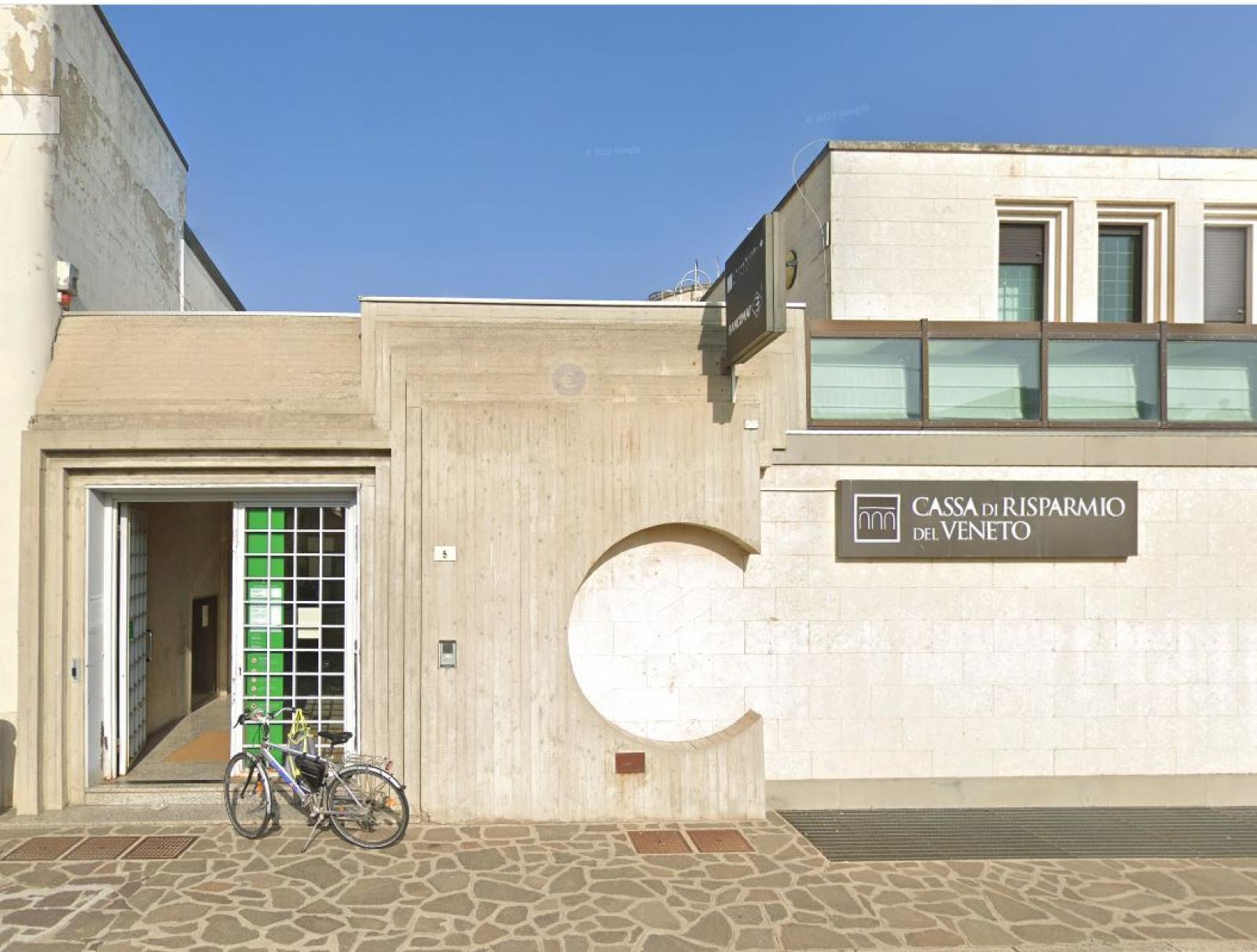 Banca Intesa Sanpaolo, il sindaco non si arrende