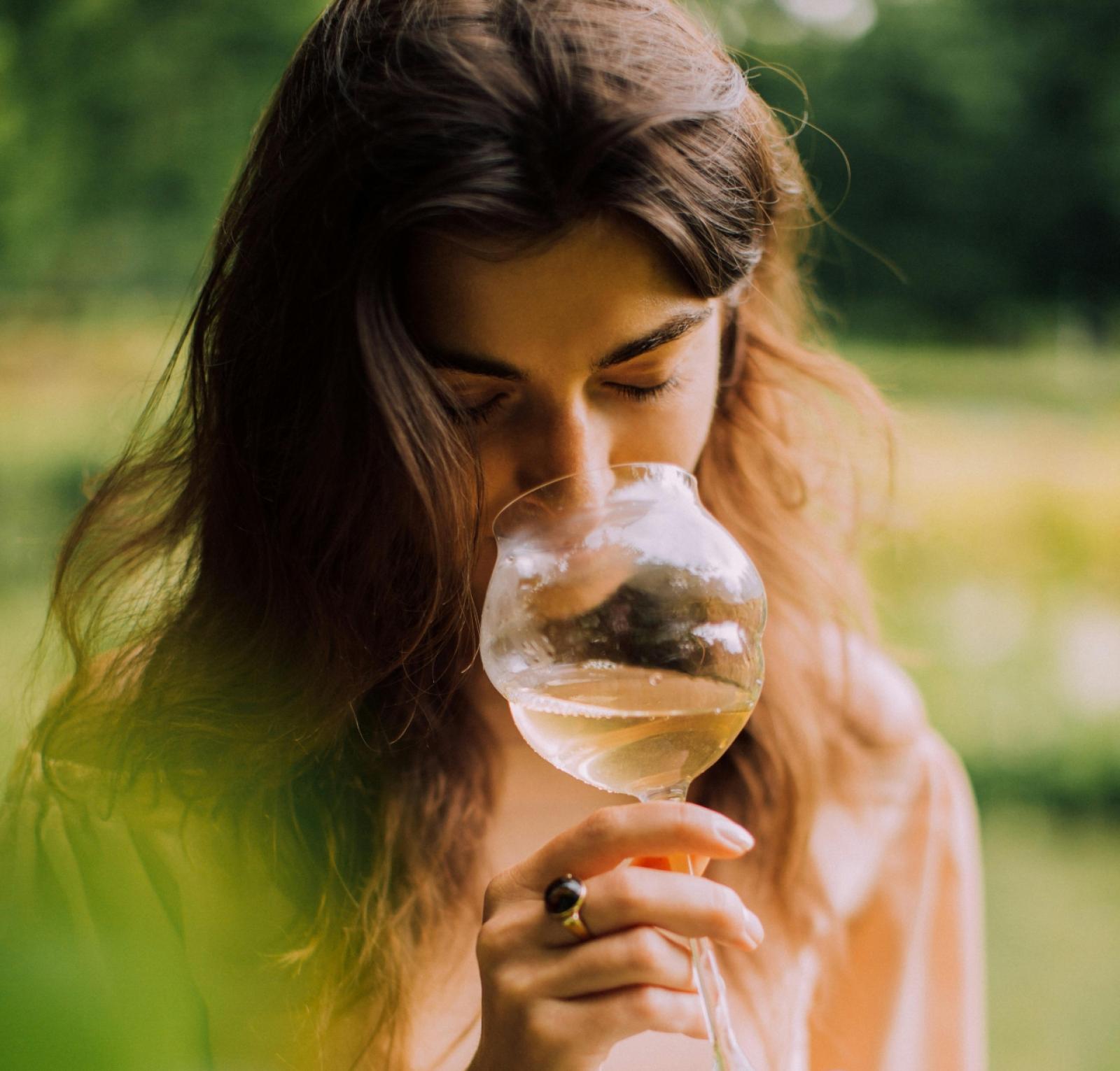 Verona si tinge di viola: Vinitaly and The City accende la citt&agrave; con vino, arte e cultura