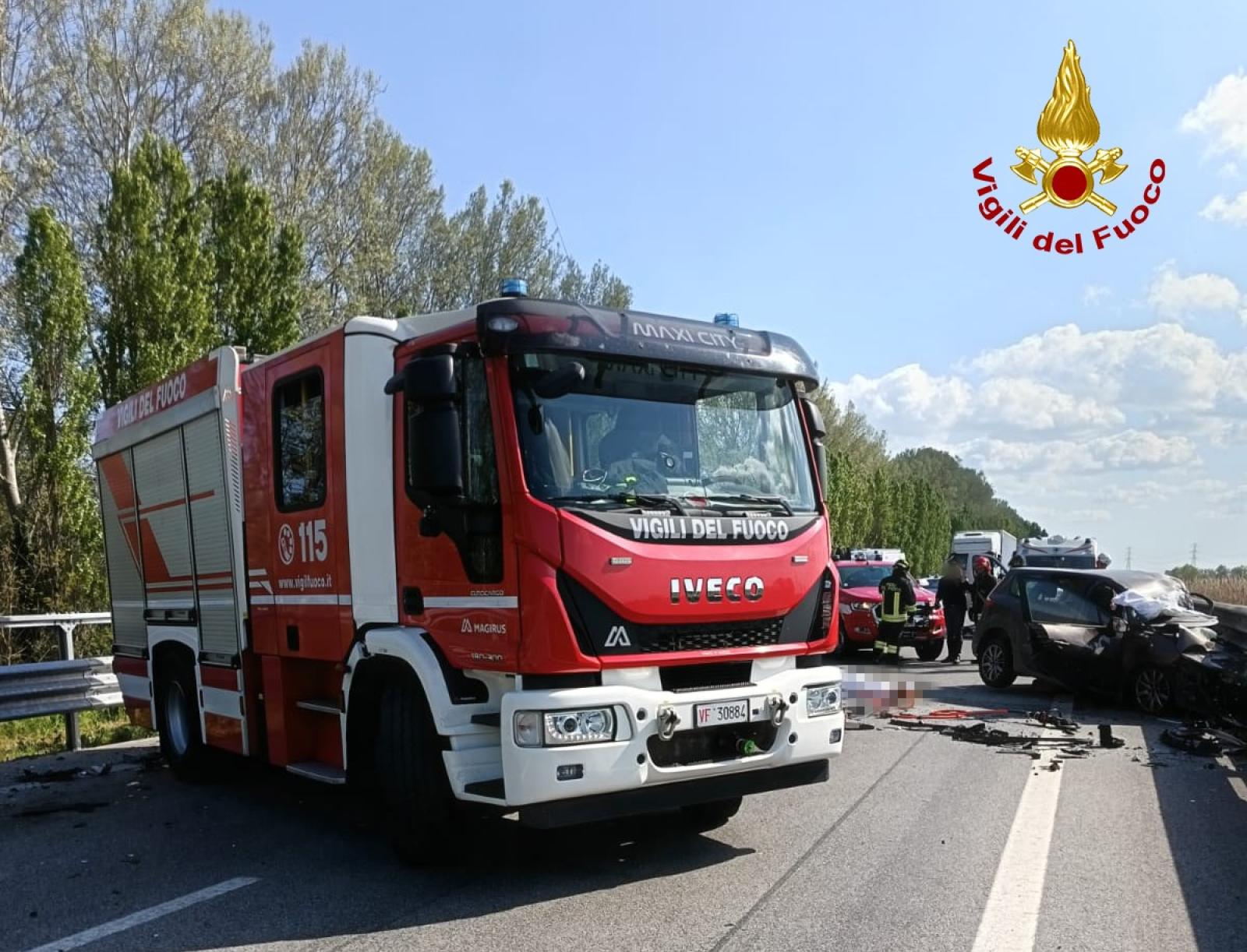 Tragedia sulla Romea: scontro fatale tra auto e camion a Codevigo
