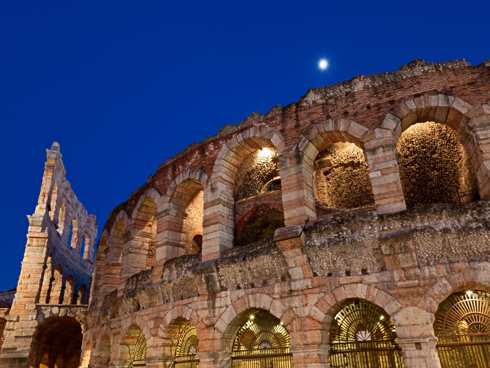 Torna l'OperaBus Service tra Verona e il Garda