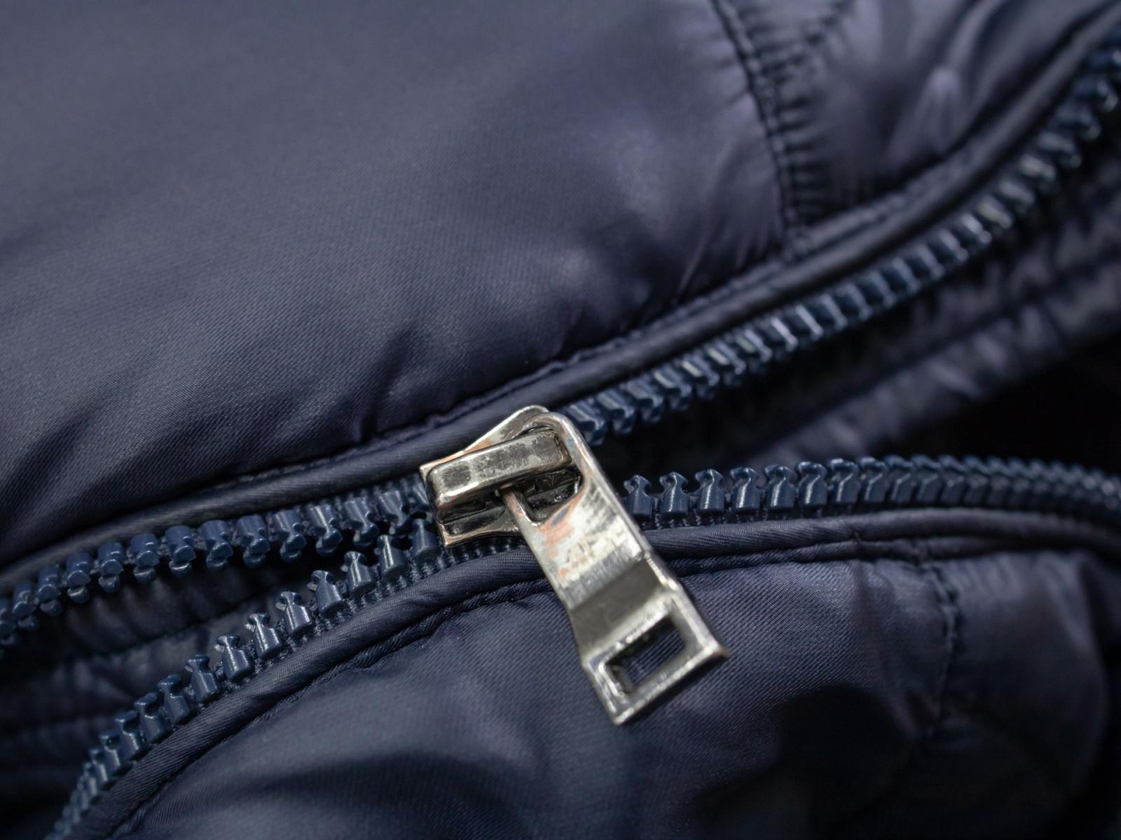 Una nuova tecnologia giapponese presenta la chiusura motorizzata