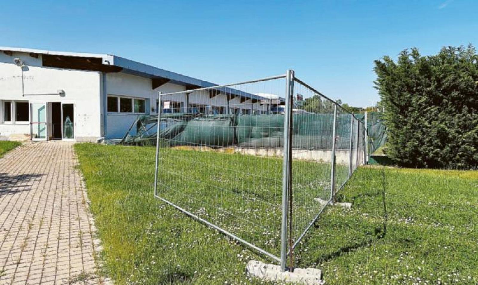 In piscina &egrave; arrivato il cantiere