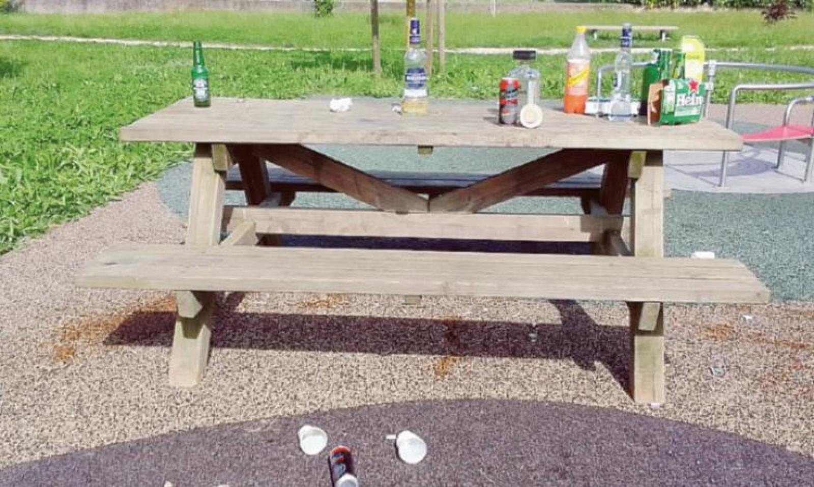 Passata la festa, restano i rifiuti