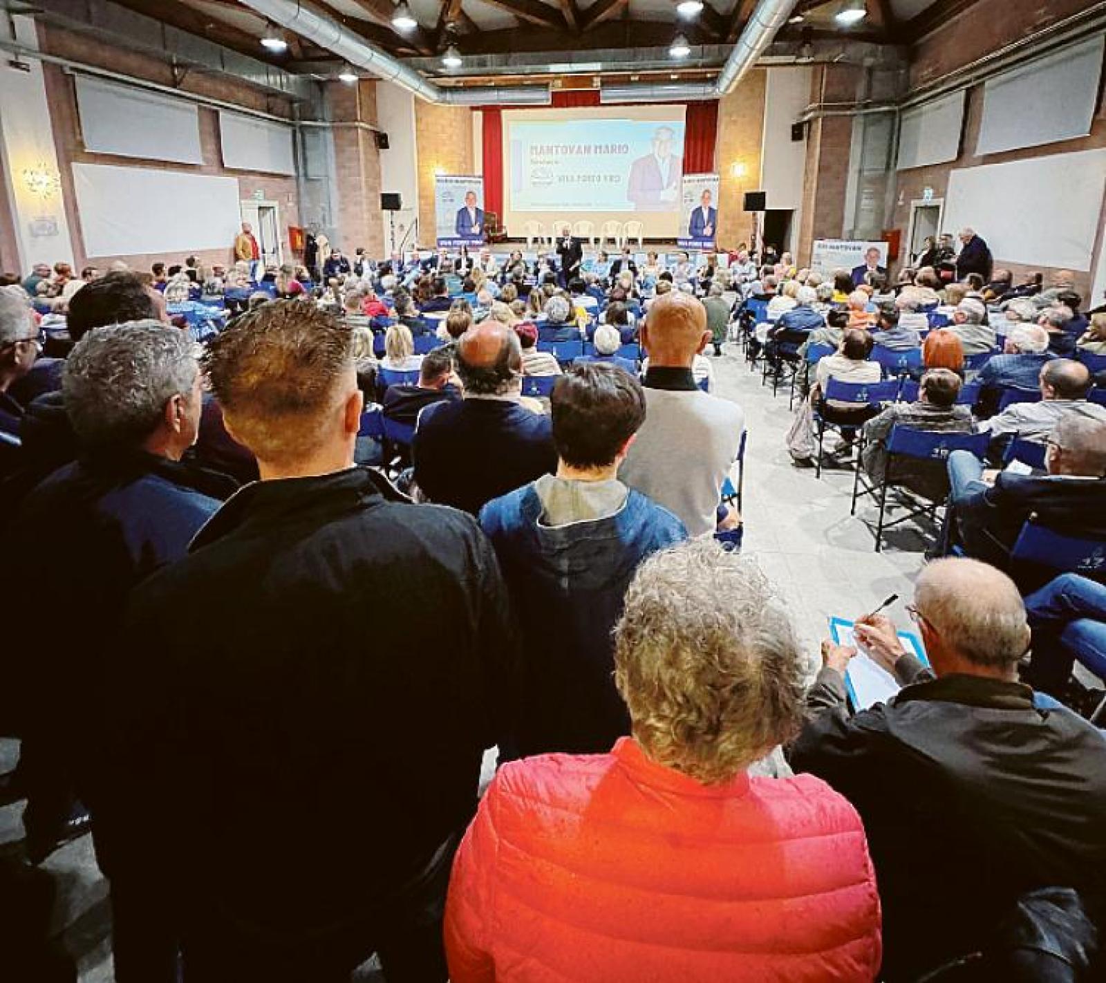 Viva Porto Viro, in tanti in sala Eracle