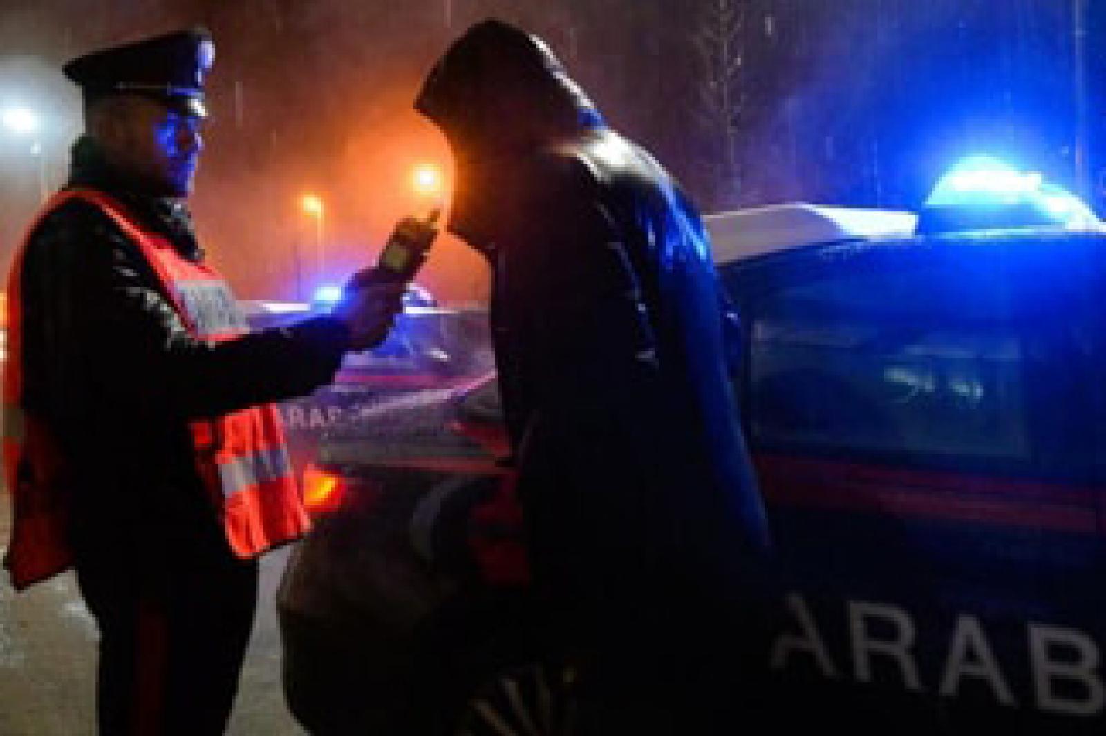 Ubriachi e drogati alla guida: fughe, schianti, denunce
