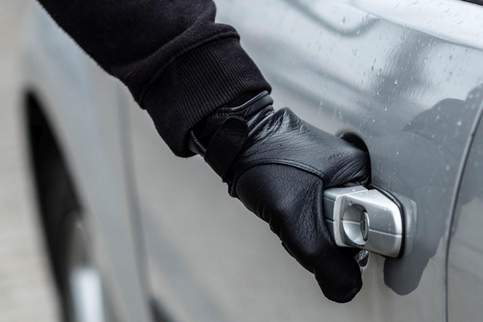 Auto svaligiate, rabbia ai &ldquo;Casoni&rdquo;