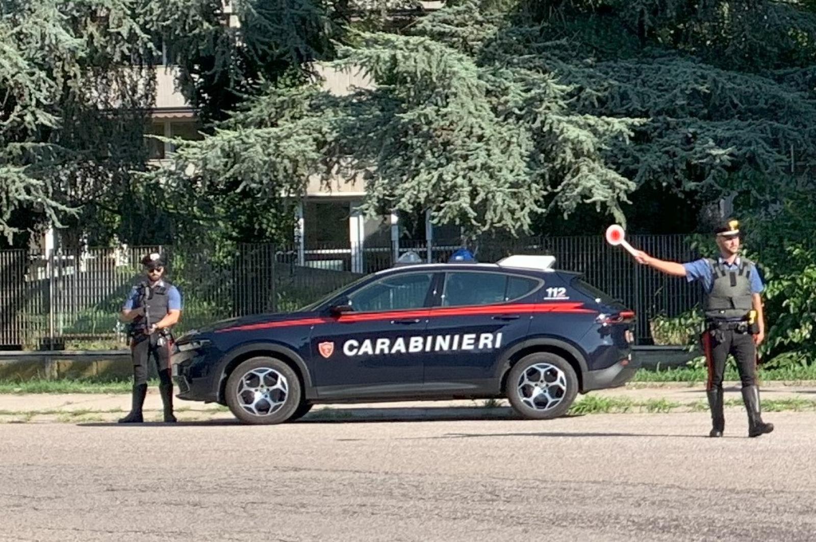 Furto di 19 cellulari, scatta la denuncia