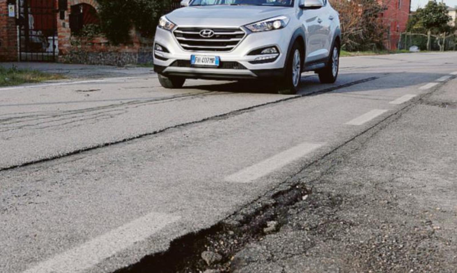 Nuovo asfalto in via Munerati