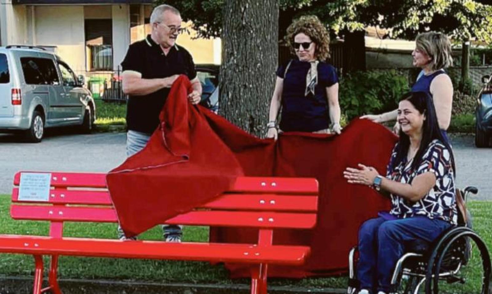 Panchina rossa a Granzette e risci&ograve; per le donne