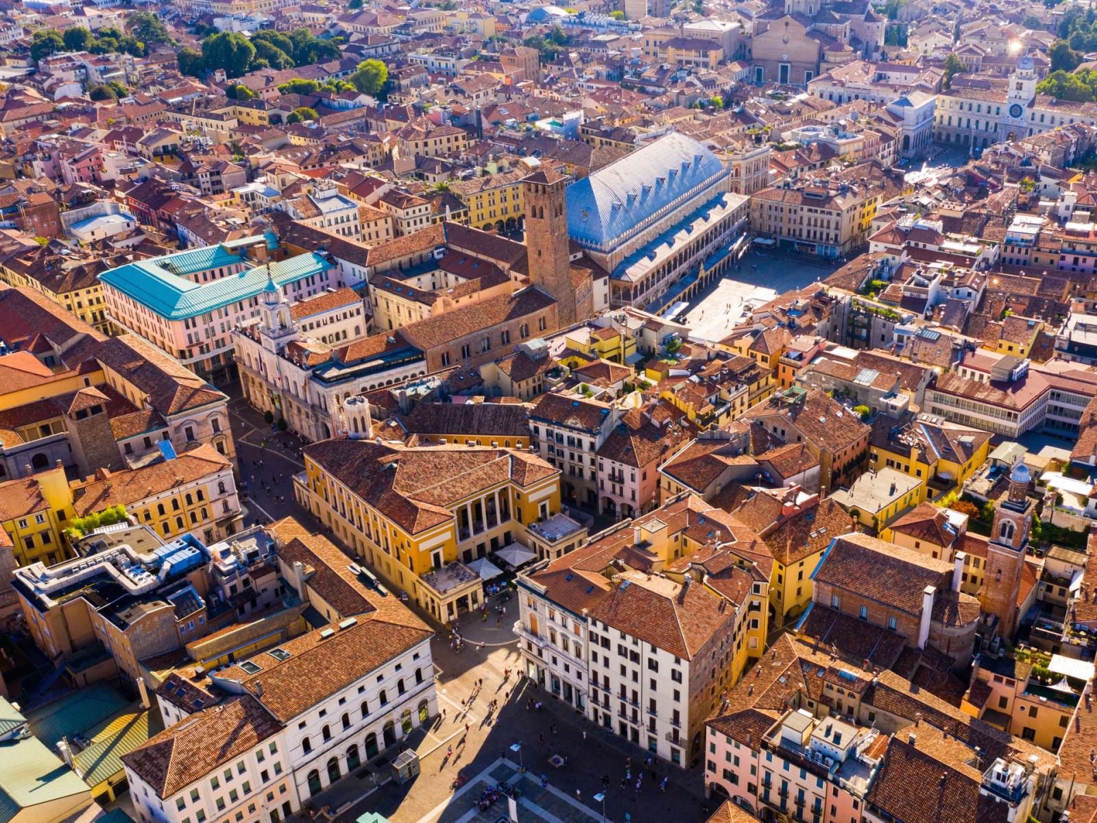 La metamorfosi dei cognomi a Padova: un viaggio tra tradizione e multiculturalismo