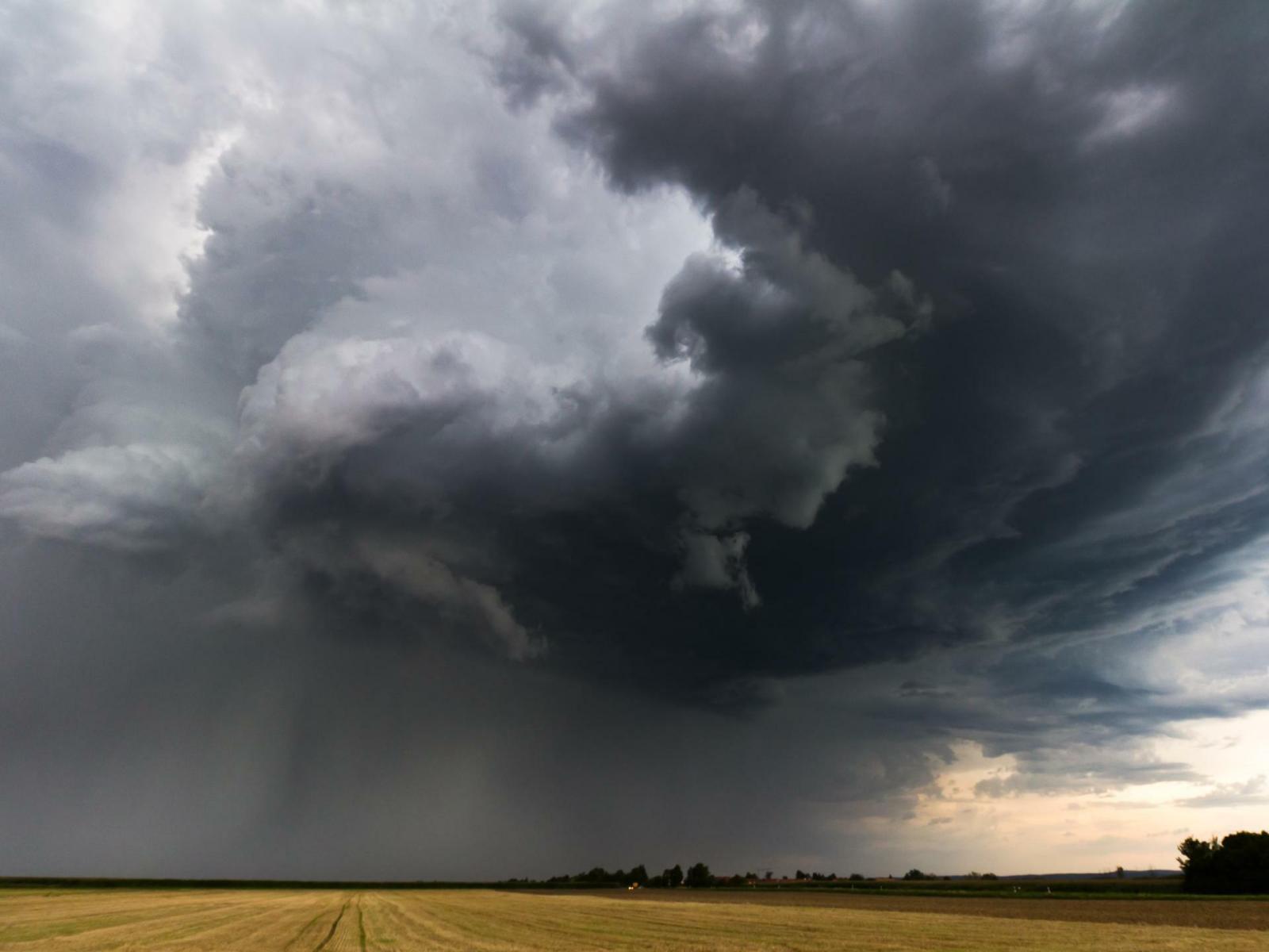 Temperature estreme e rovesci intensi: ecco cosa aspettarsi nel weekend in Italia