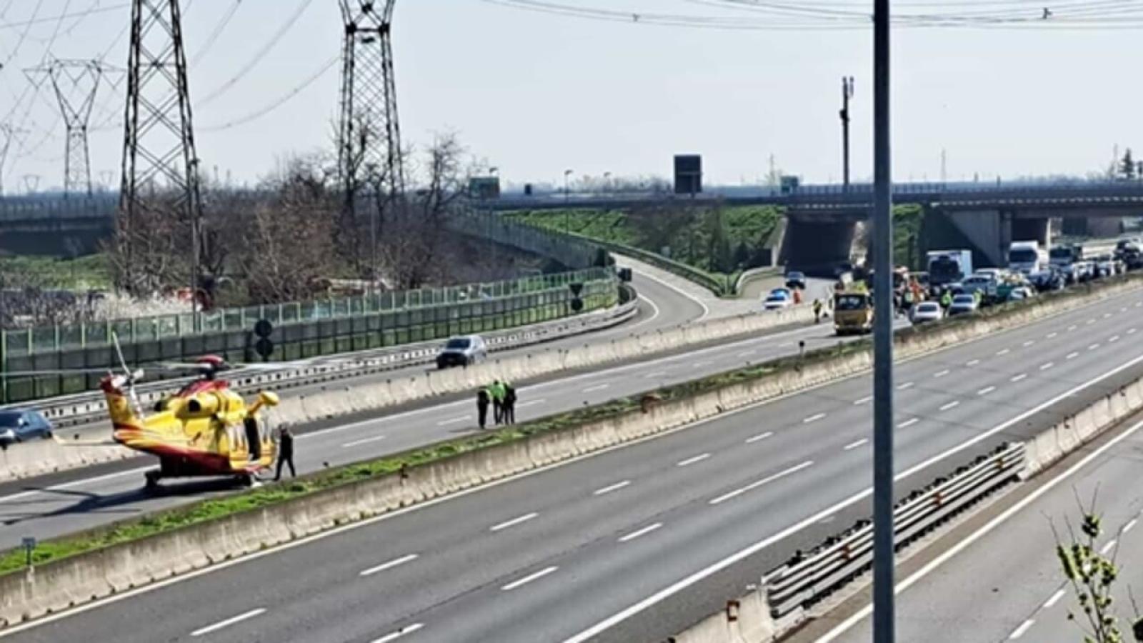 Tragedia sull'A22: auto contromano provoca un morto e cinque feriti