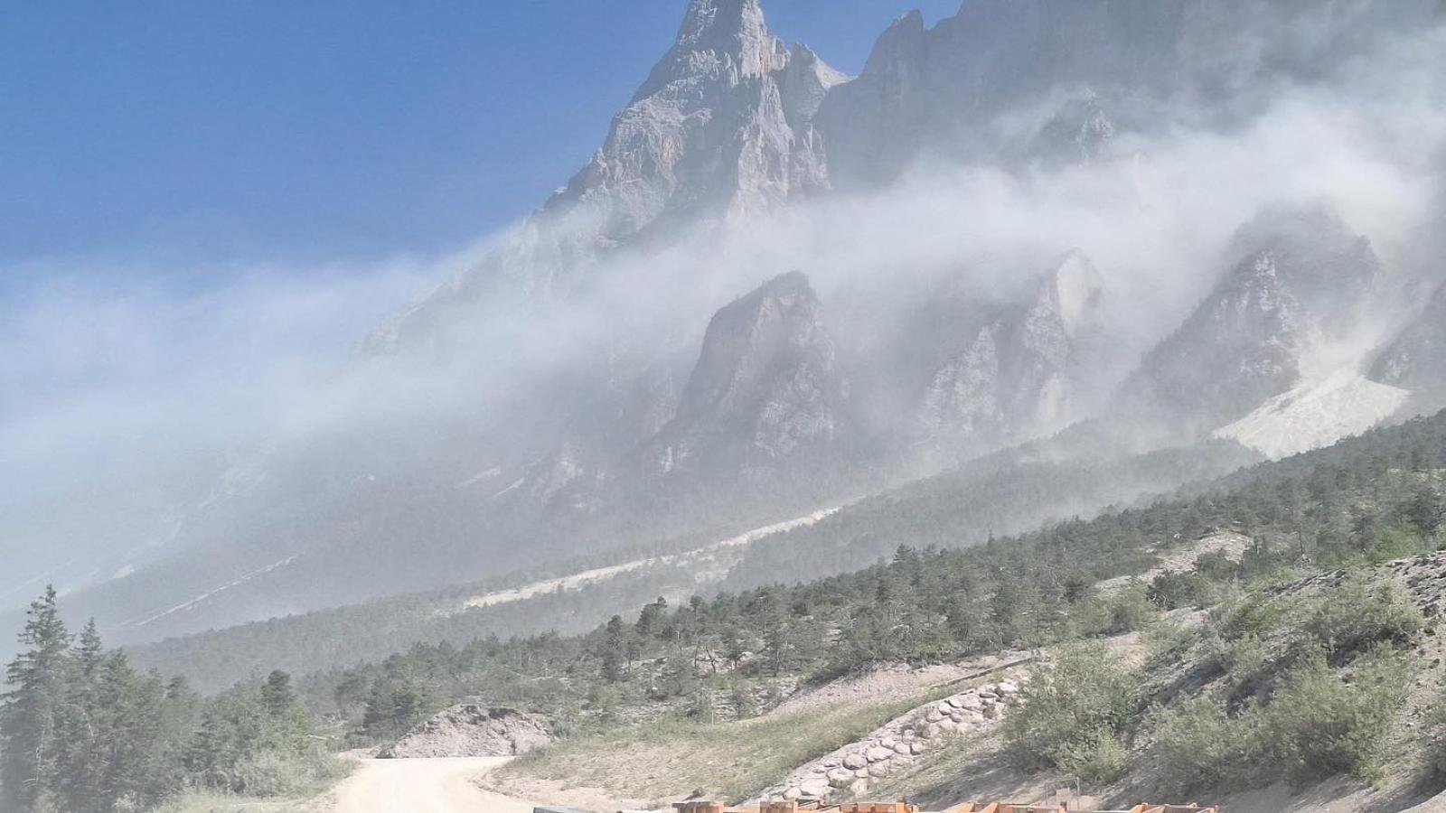 La Croda Marcora si risveglia: paura e polvere a San Vito di Cadore