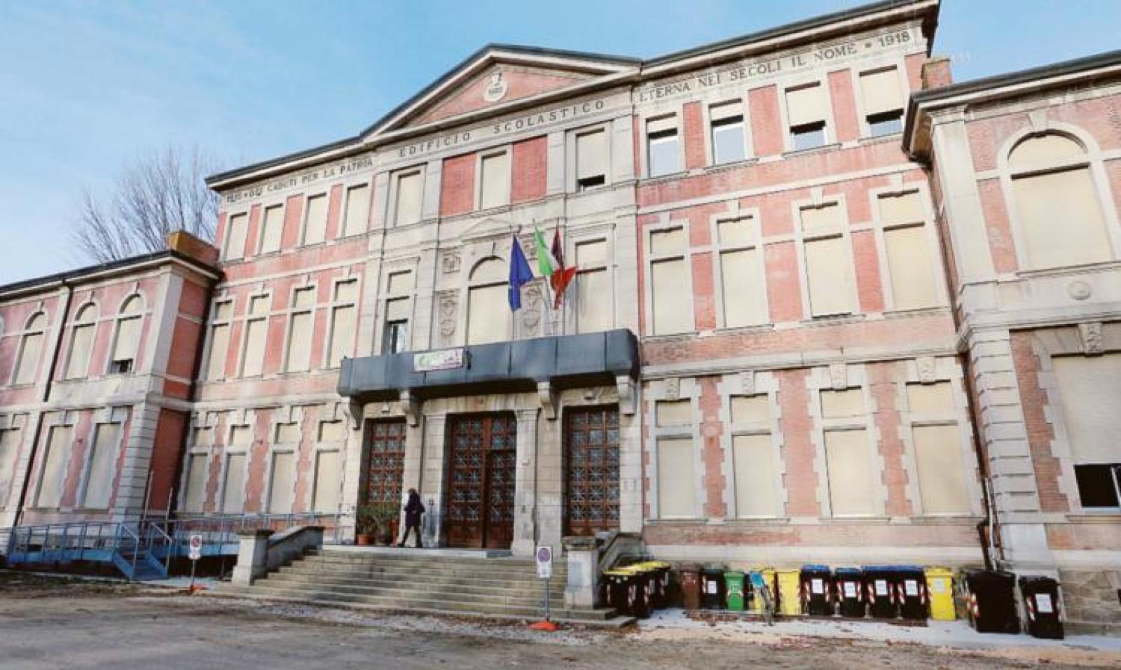 In arrivo l'insegna alla sede della polizia locale