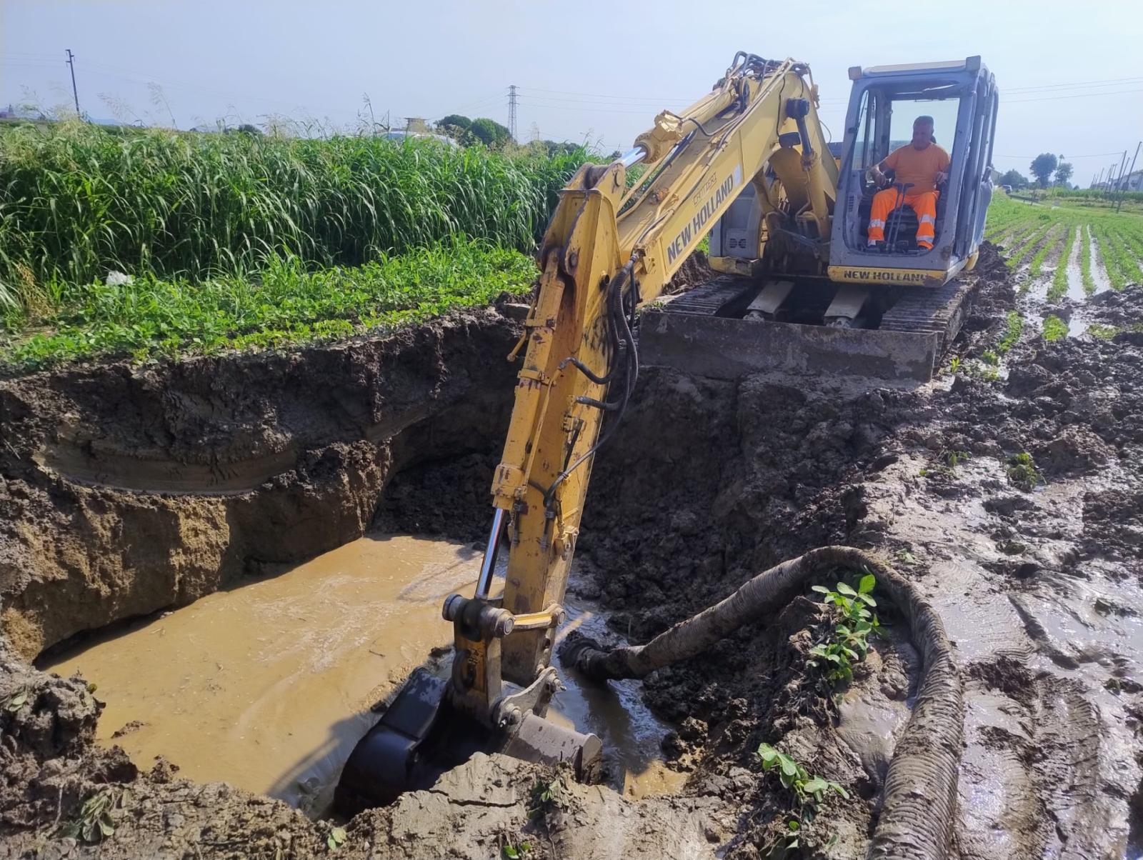 Rottura di un tubo, pomeriggio senza acqua