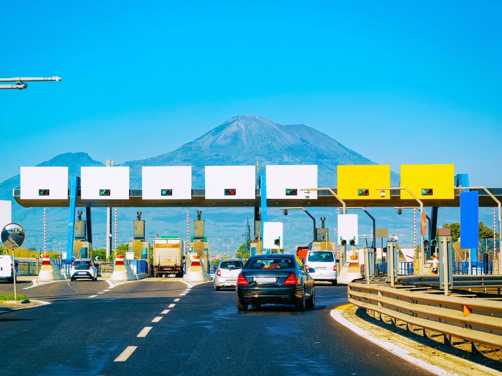 Tensioni nella maggioranza: salta l'aumento dei pedaggi autostradali