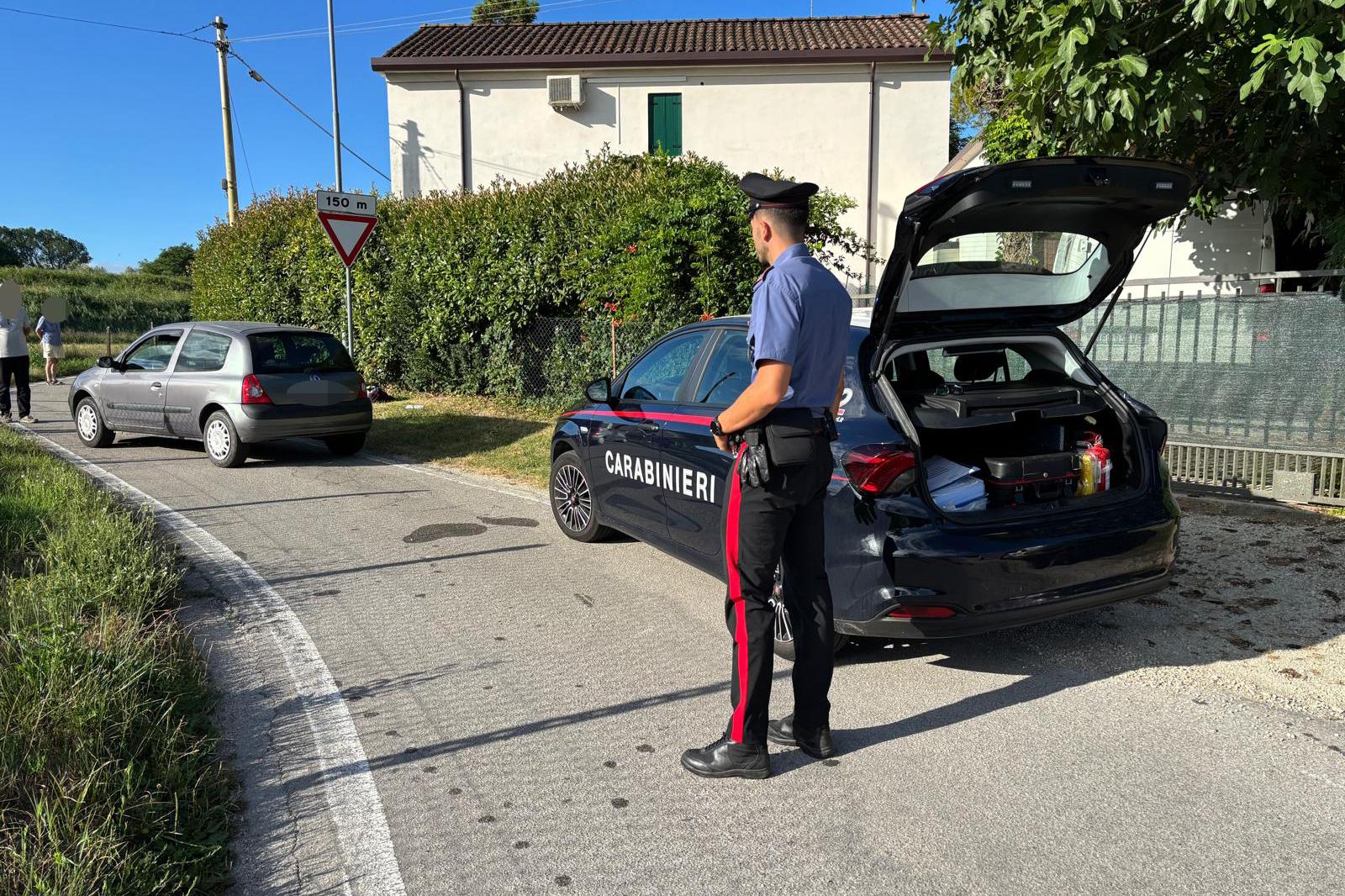 Falciato in strada, paura in paese