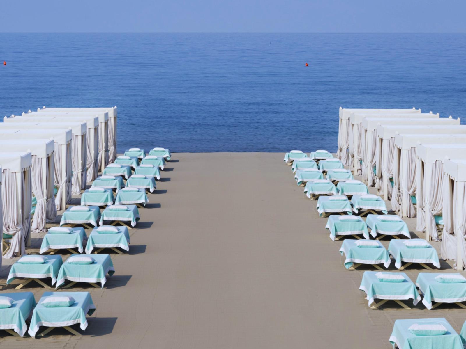 Alpemare: il gioiello balneare di Andrea Bocelli che incanta l'Italia