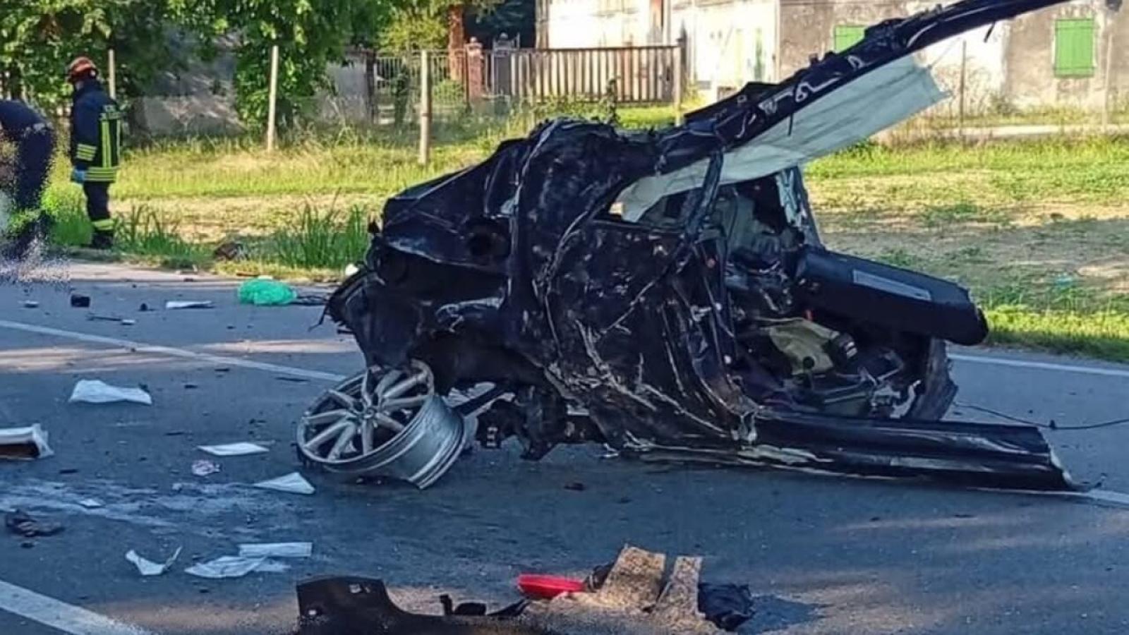 Scappa dai carabinieri, 23enne si schianta e muore