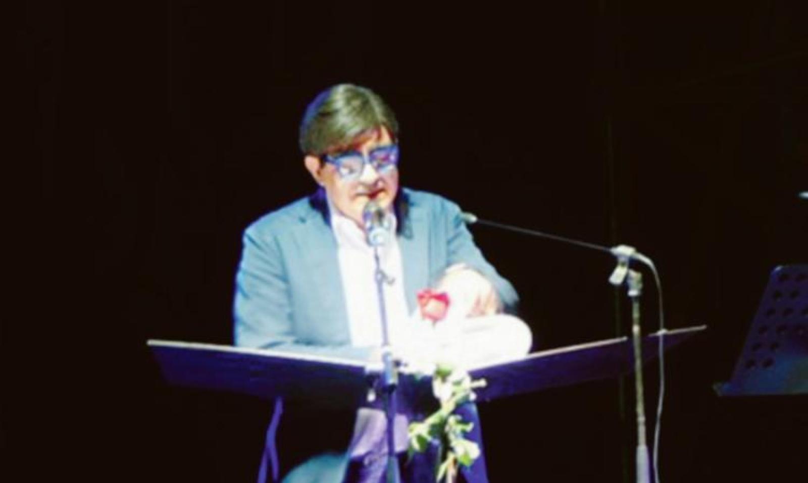 Elio e la tristezza che fa sorridere