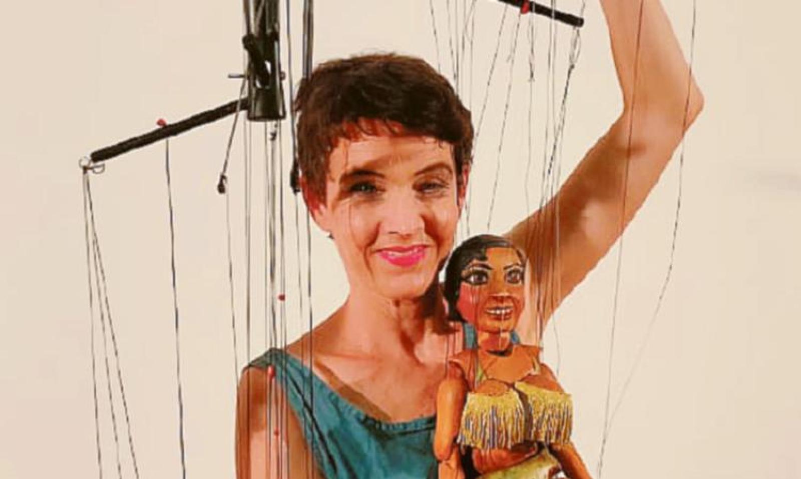 Marionette, magia e cabaret