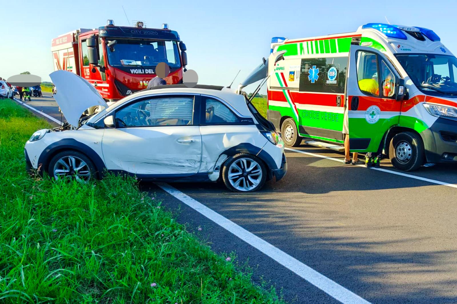 Schianto e paura sulla via del mare