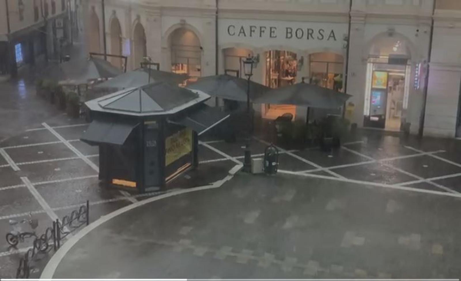 Bomba d'acqua sul Polesine, gli alberi cedono