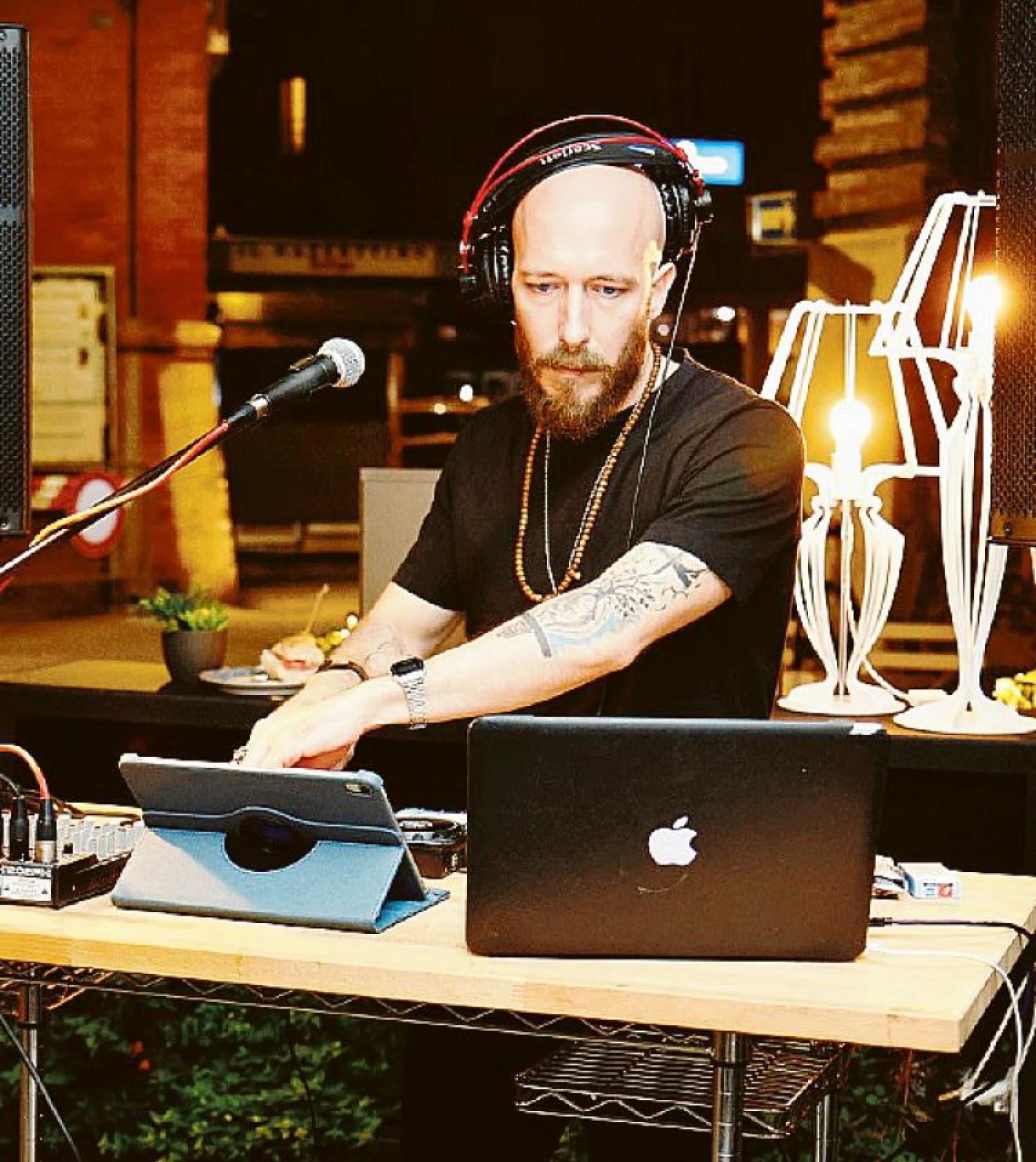 Serata di musica e di occhi al cielo