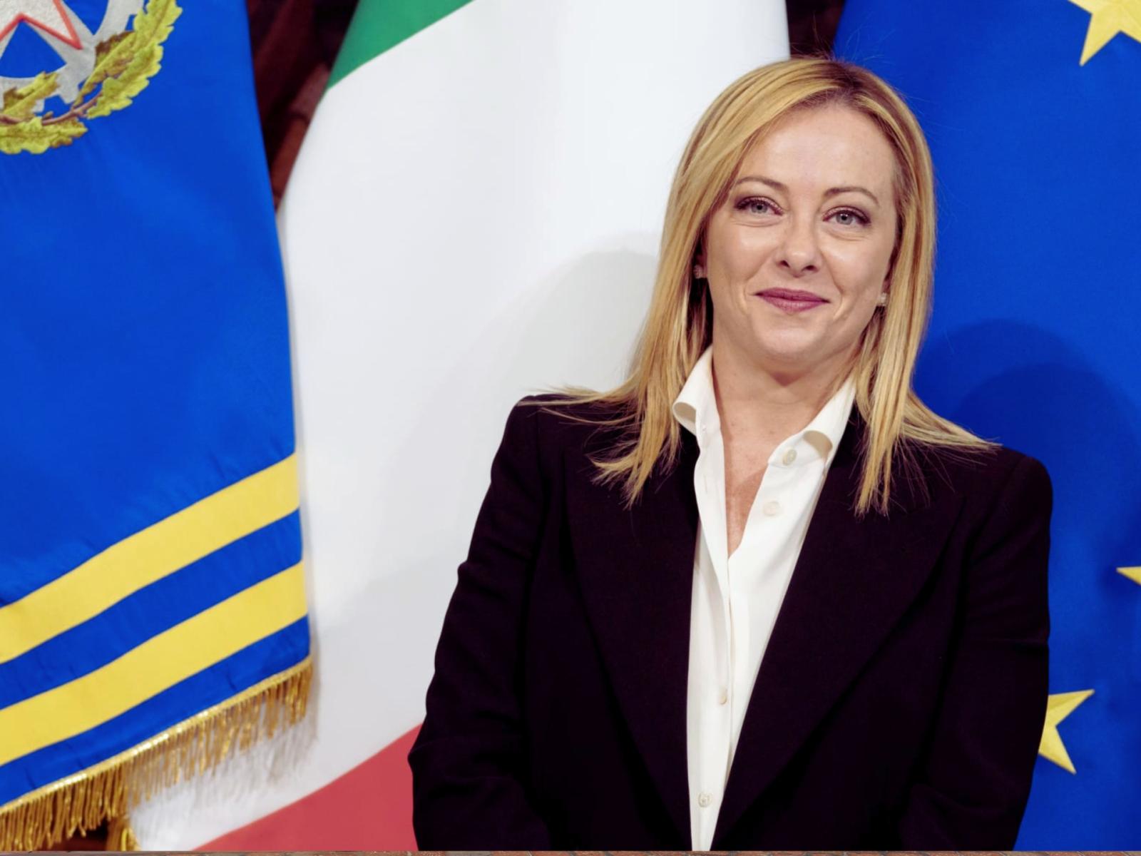 A 1.025 giorni, sale al quarto posto