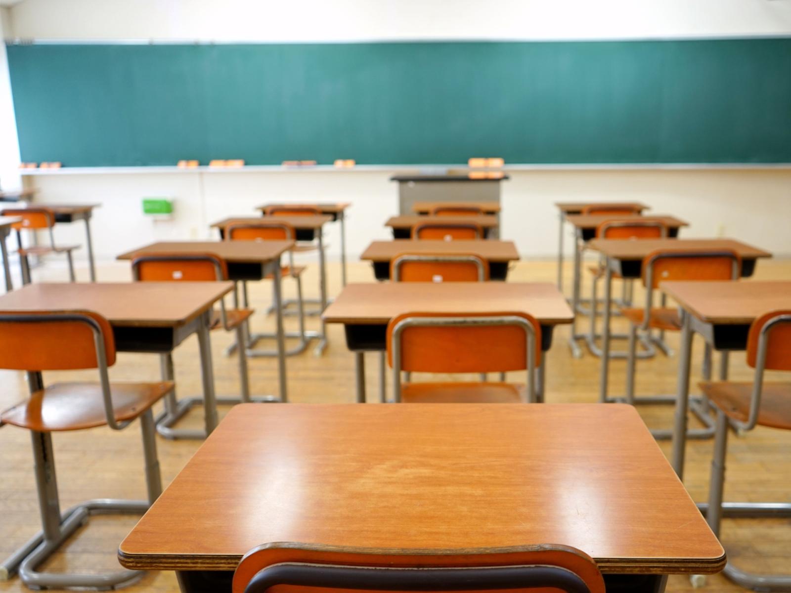 Bassano del Grappa, crollo alla primaria Pascoli: indagato il sindaco dopo il ferimento di un alunno