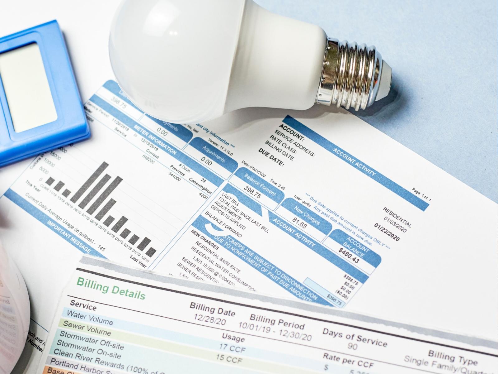 Bollette, dal 2026 cambio fornitore in 24 ore: rivoluzione Arera tra opportunit&agrave; e cautele