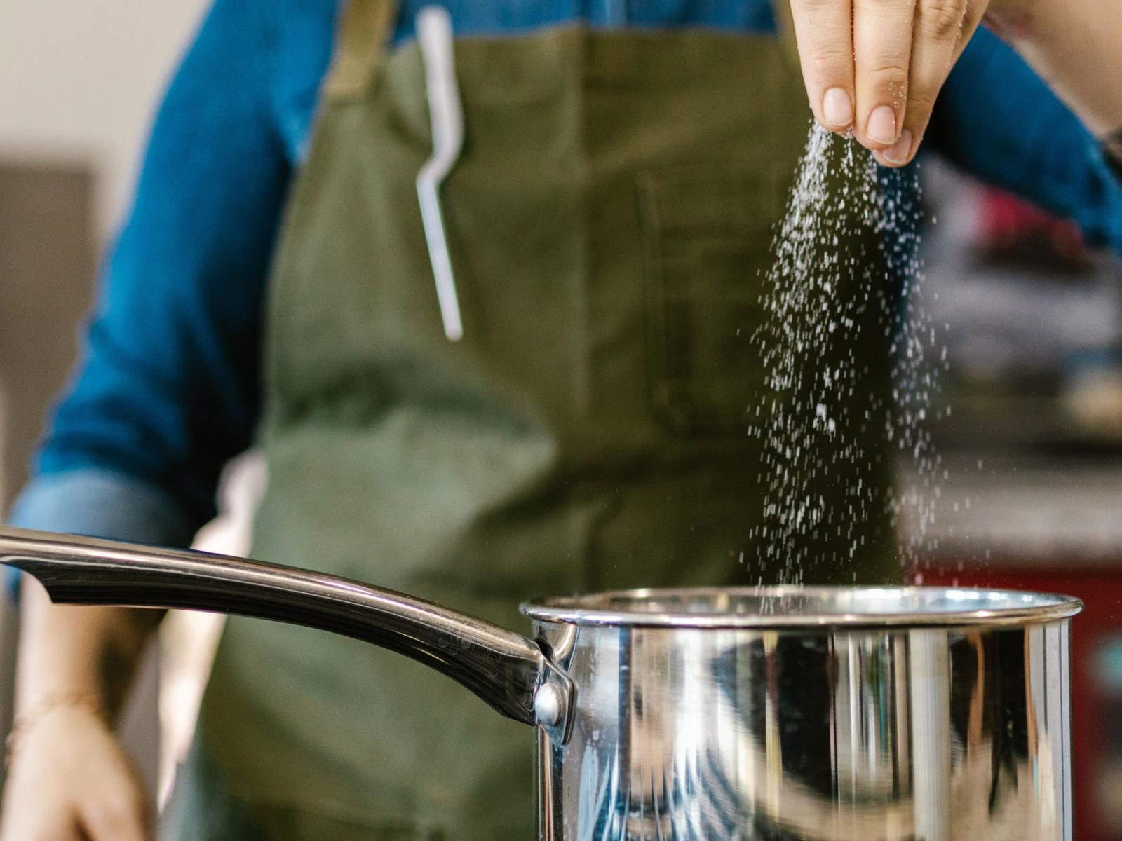 Quando l&rsquo;IA ti dice di cambiare sale: il caso del bromuro e un ricovero evitabile