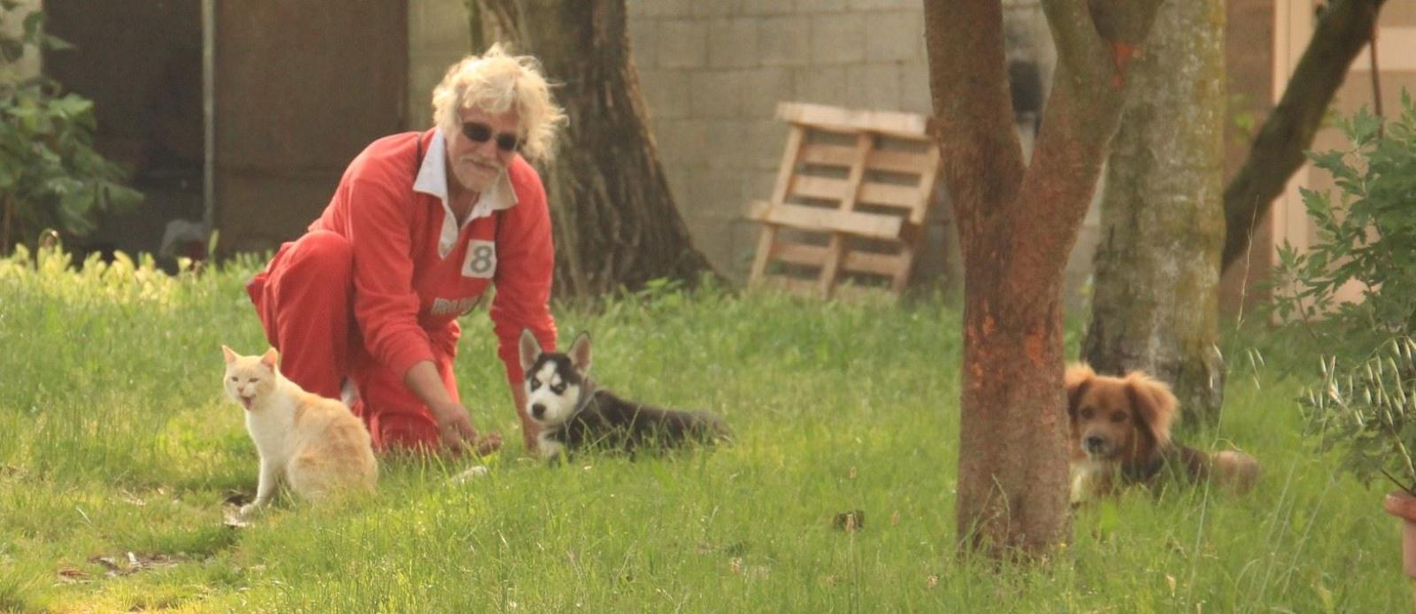 San Biagio di Callalta piange Danilo, il 59enne che visse in auto per salvare i suoi animali