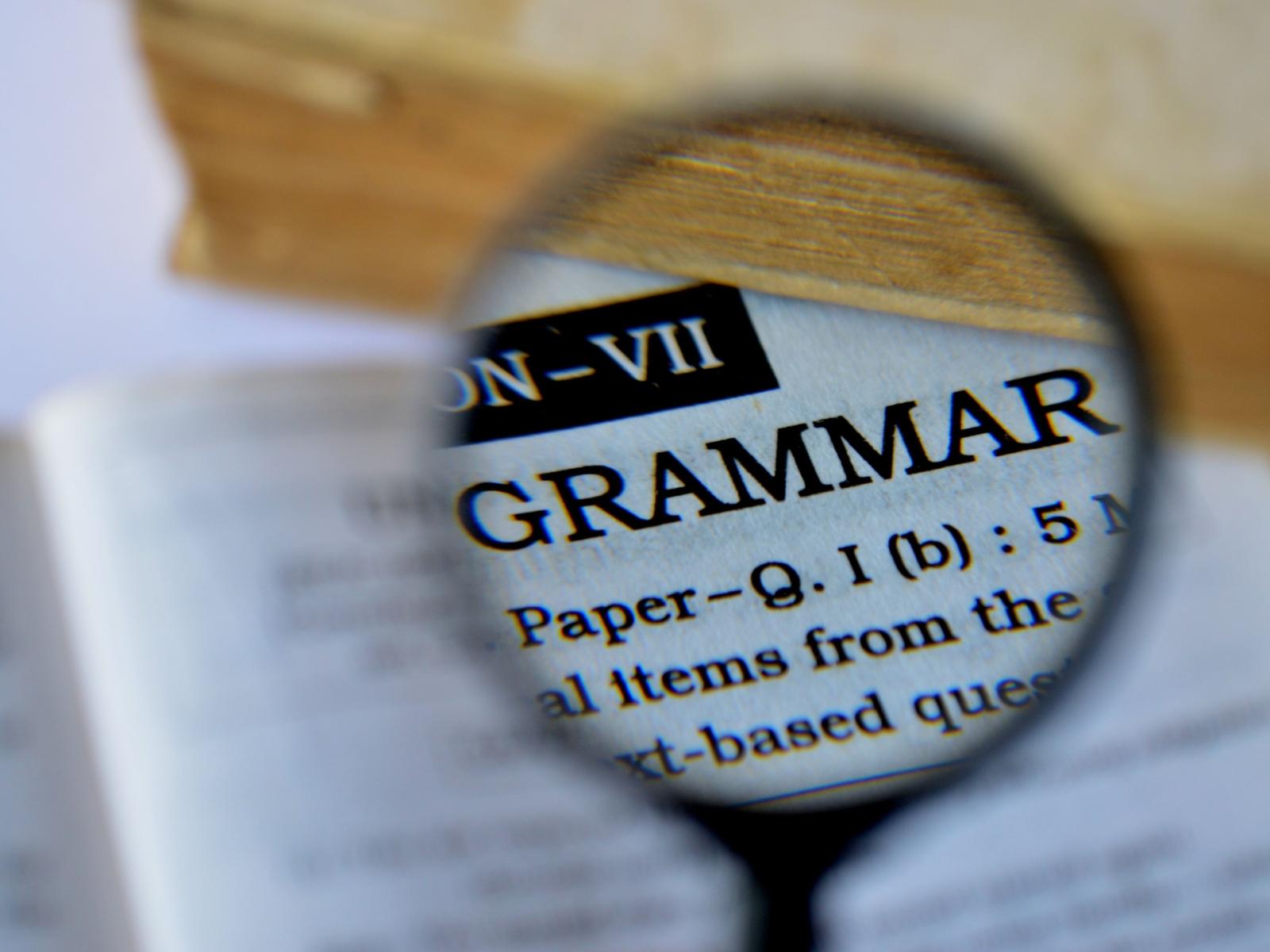 Dal meme al vocabolario: le nuove parole del Cambridge raccontano l&rsquo;era dei social