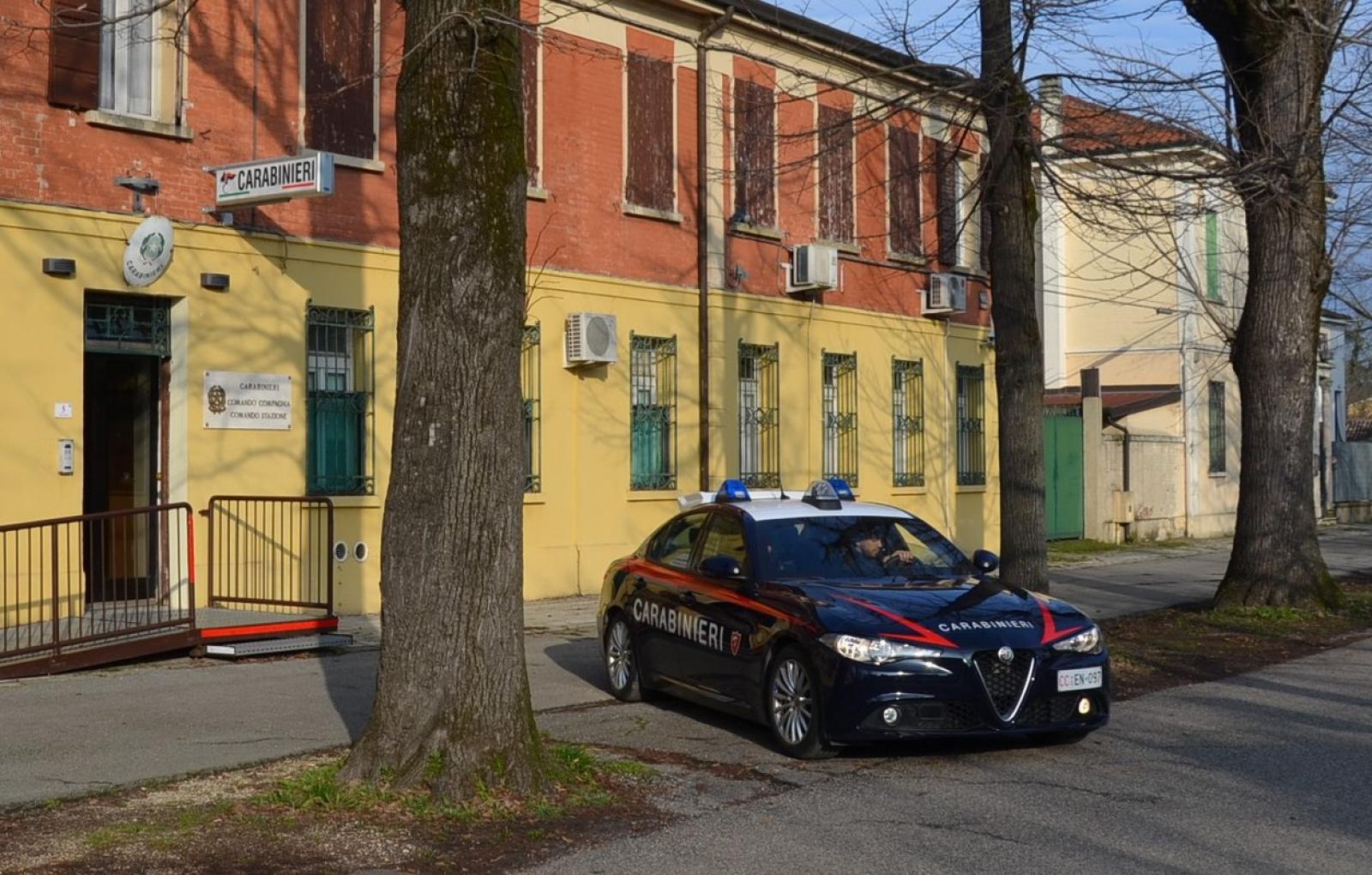 In giro con una mazza da baseball nel baule: denunciato