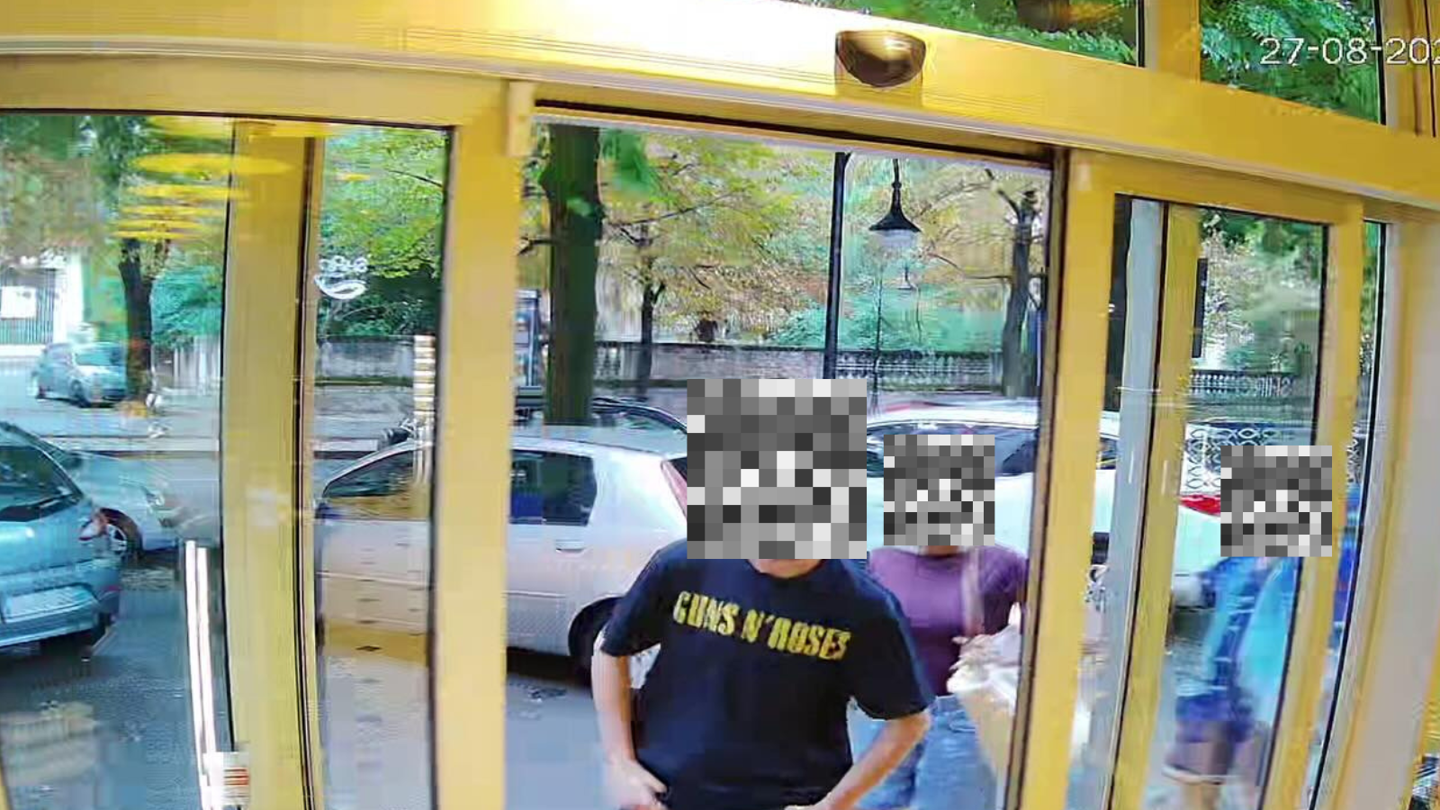 Cena, fuga e appello social: il ristoratore offre una taglia per i presunti furbetti