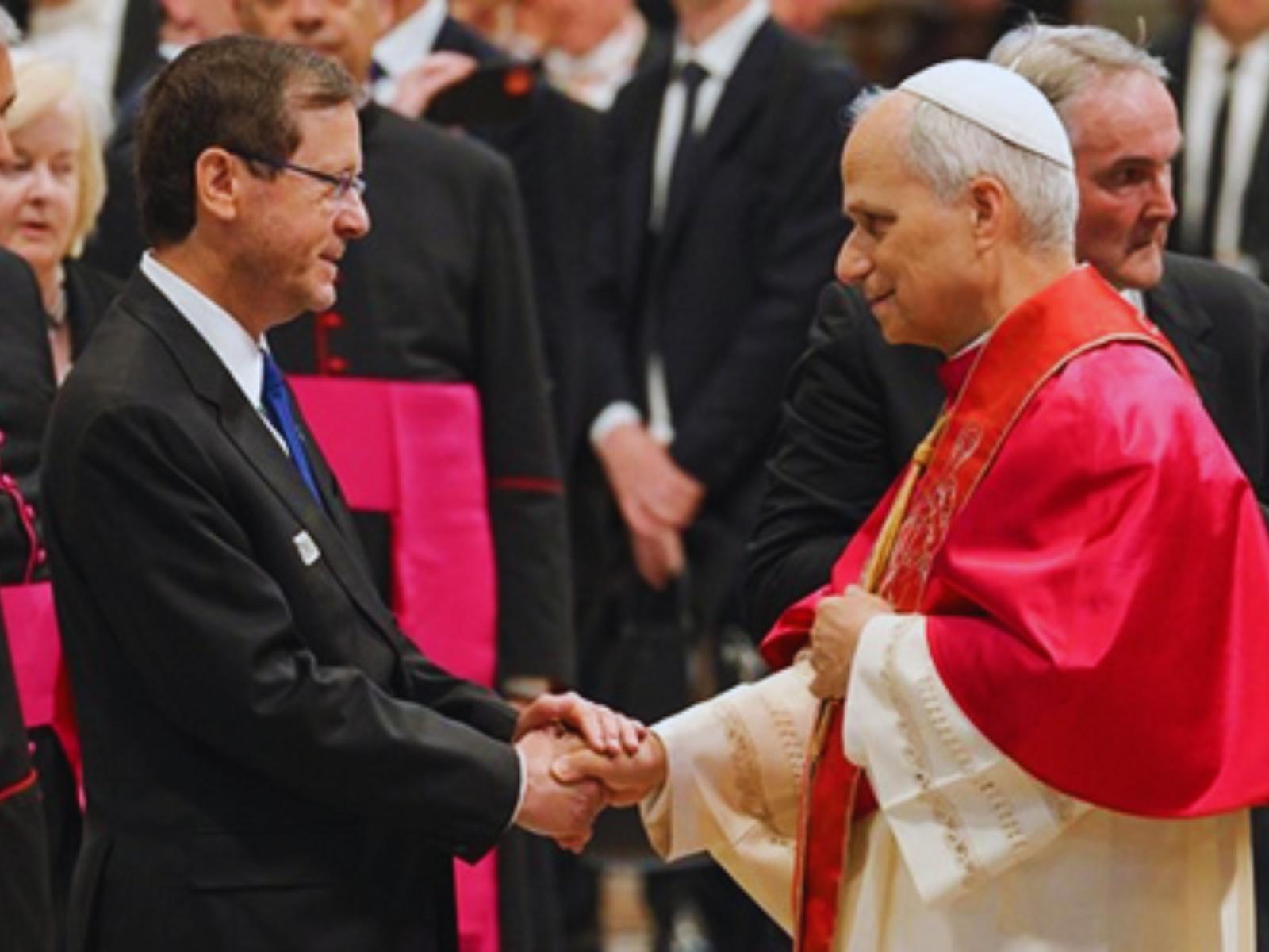 leone XIV e Herzog in Vaticano: diplomazia all&rsquo;ultima carta per una road map su Gaza