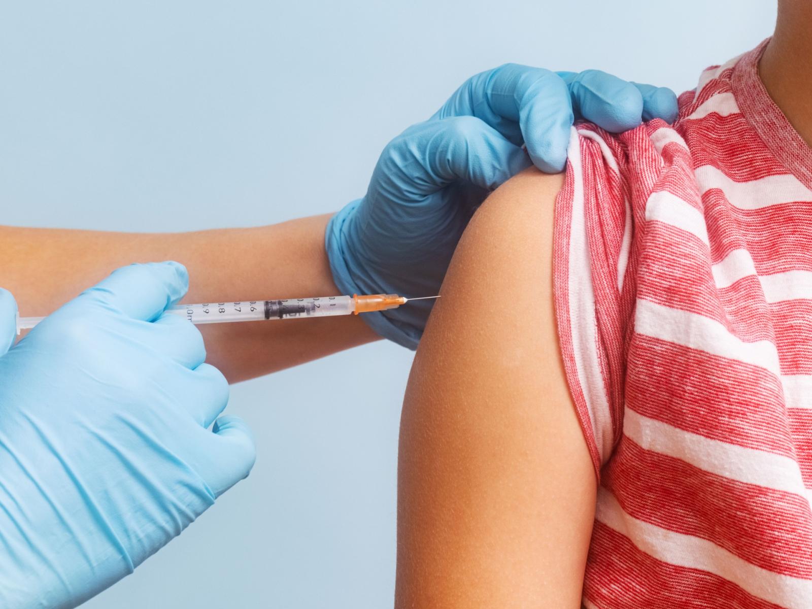 Vaccini, l&rsquo;Italia perde il passo sugli adolescenti: meningite B e Hpv, coperture sotto gli obiettivi