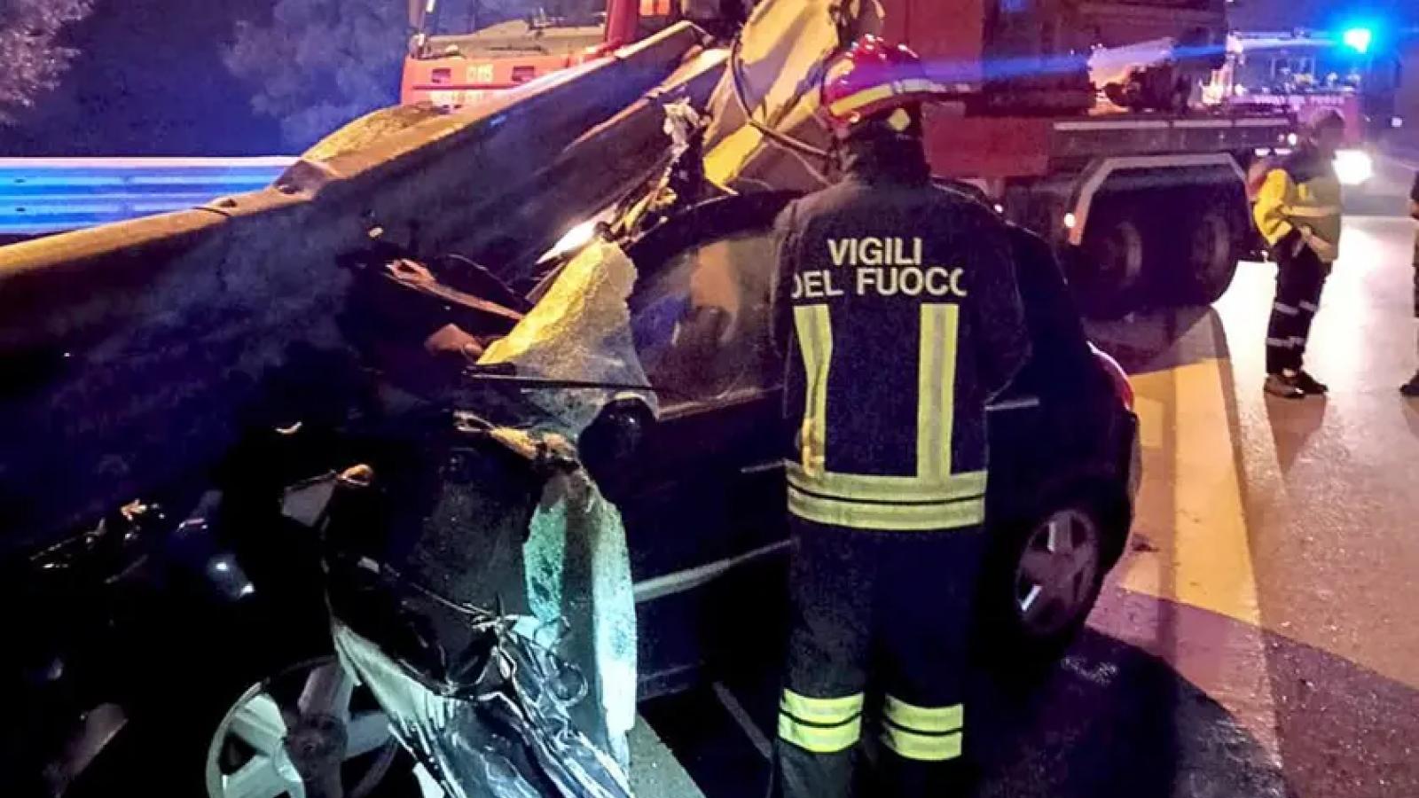 Guardrail infilza l&rsquo;auto, conducente miracolato