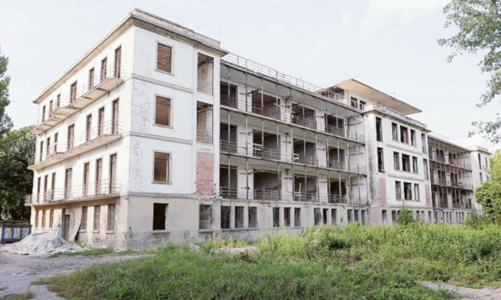 Ex Maddalena invaso dai topi