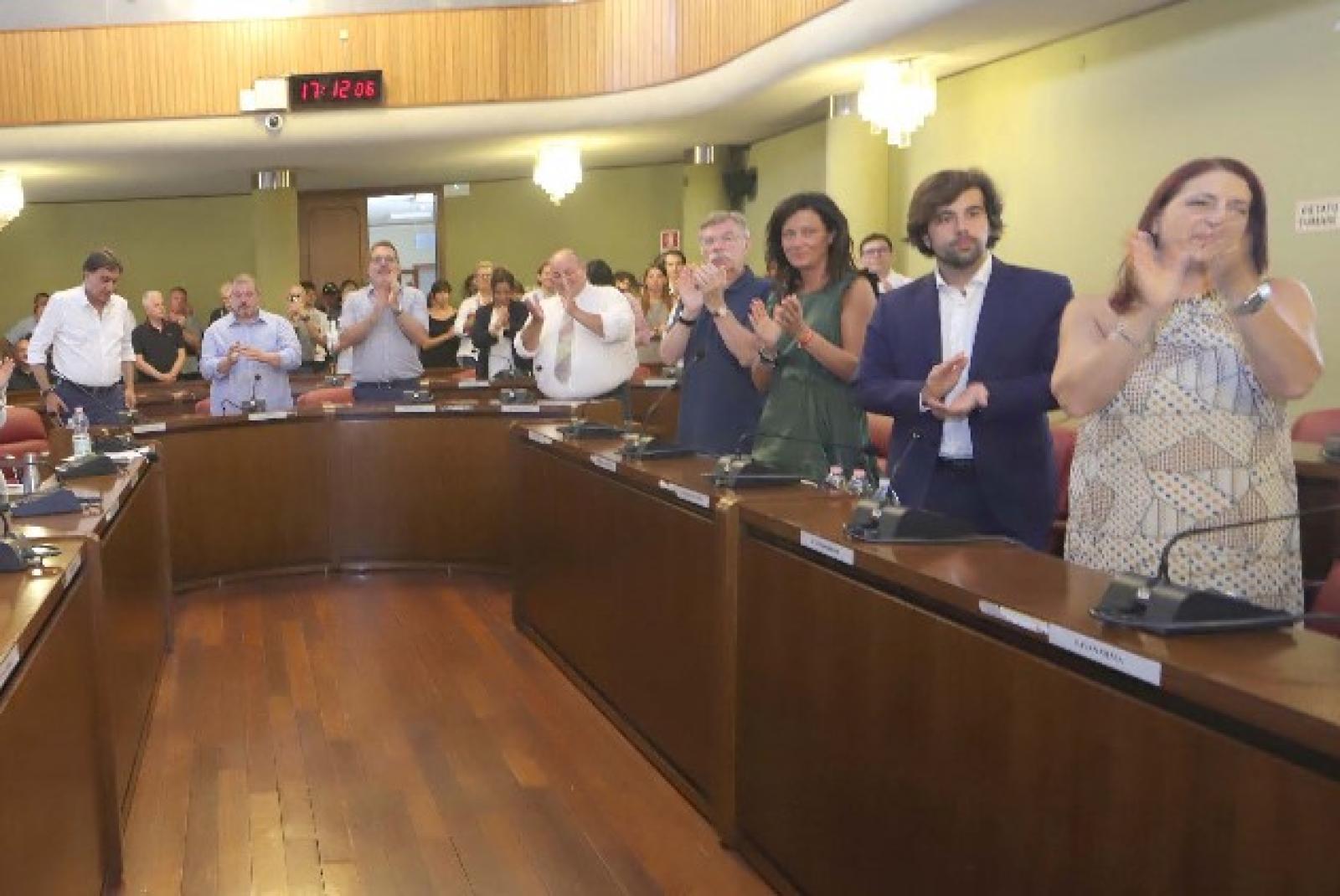 Un caso nel caso su Kirk per il minuto di silenzio