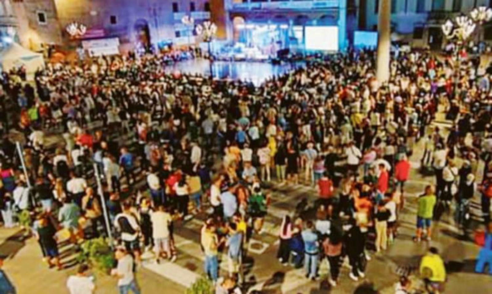 La fiera fa il pieno, ma da fuori