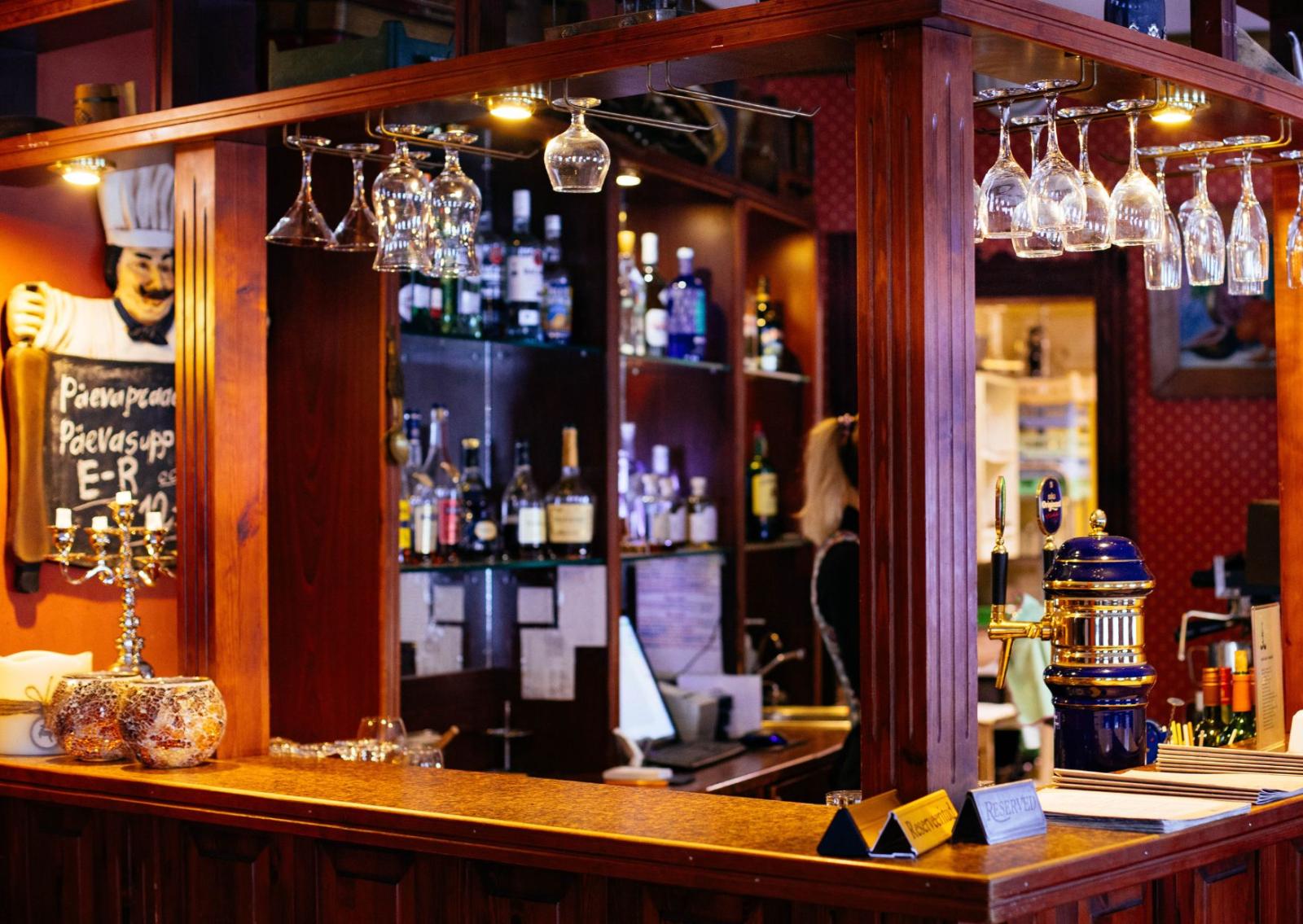 &ldquo;Mi hanno dato della cicciona e colpita con il cellulare&rdquo;