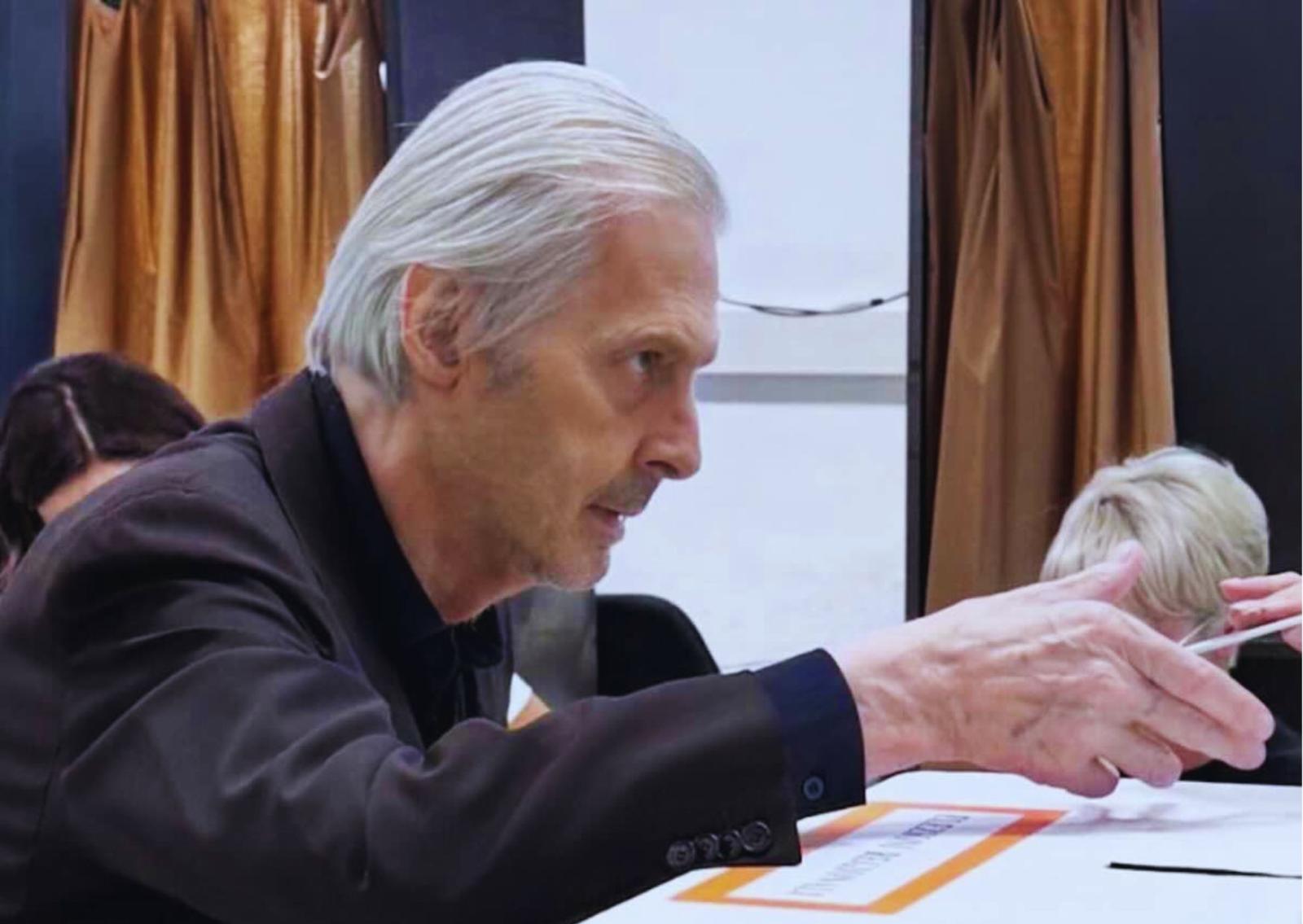 Ritorna Sgarbi, irriconoscibile