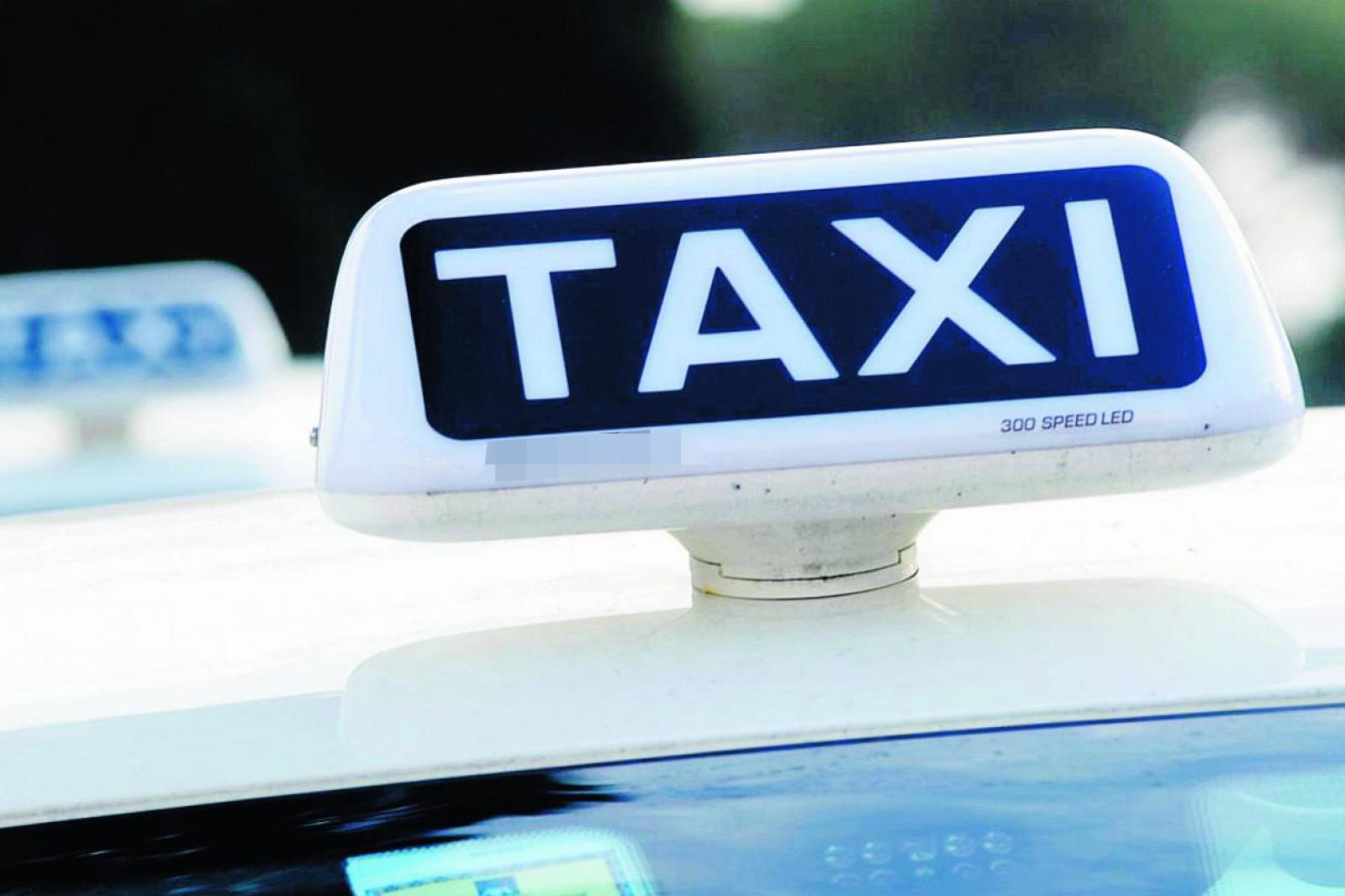 Zero taxi, lasciata a piedi di notte