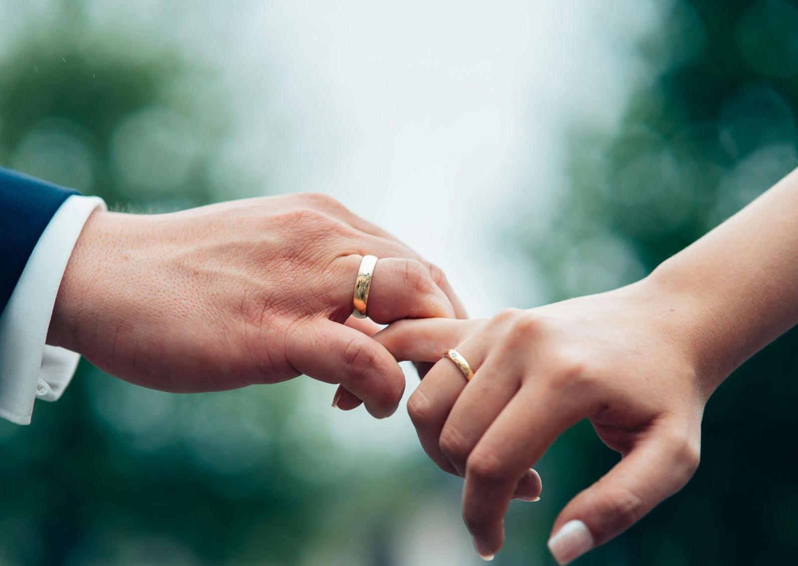 Il prete aveva dimenticato la trascrizione dopo la funzione