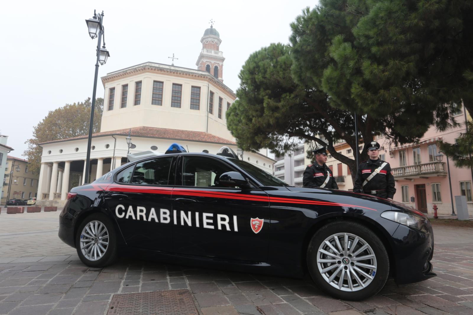 Accoltellato al bar, c'&egrave; un fermo
