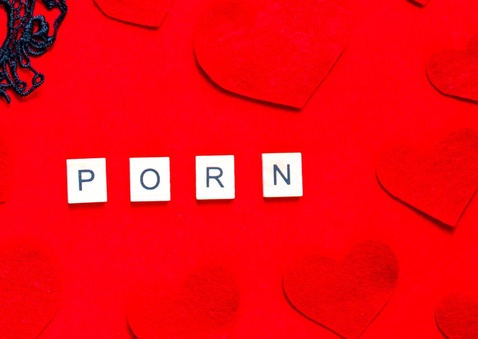 Da oggi porno vietati agli under 18