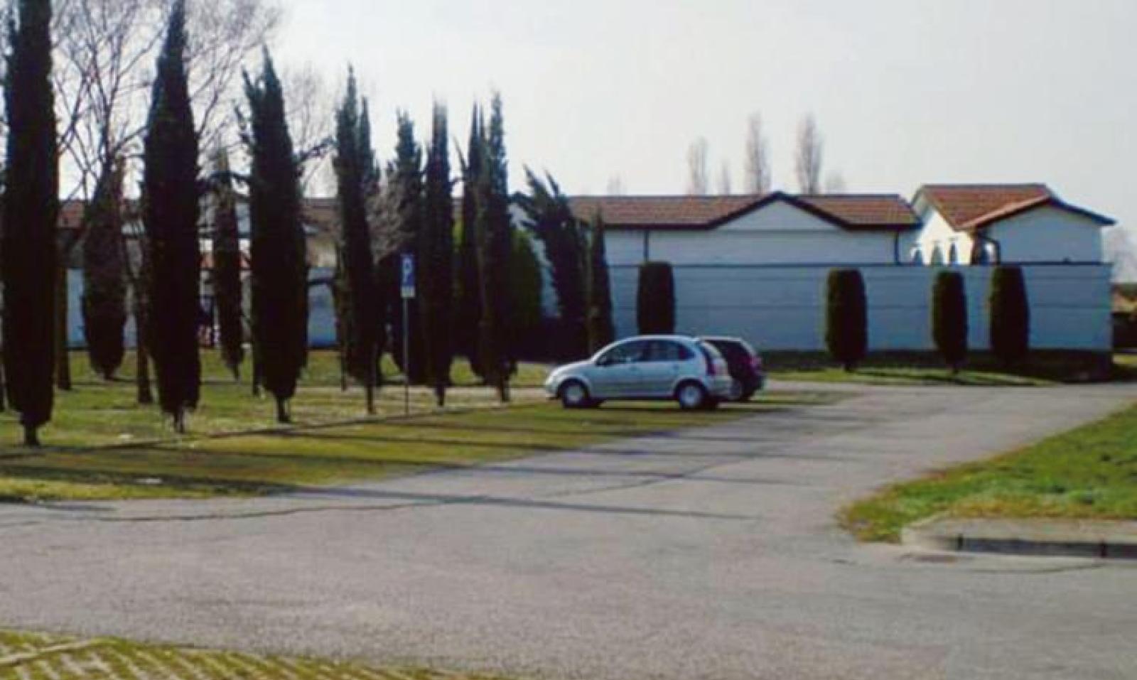 Nuovi marciapiedi per i cimiteri
